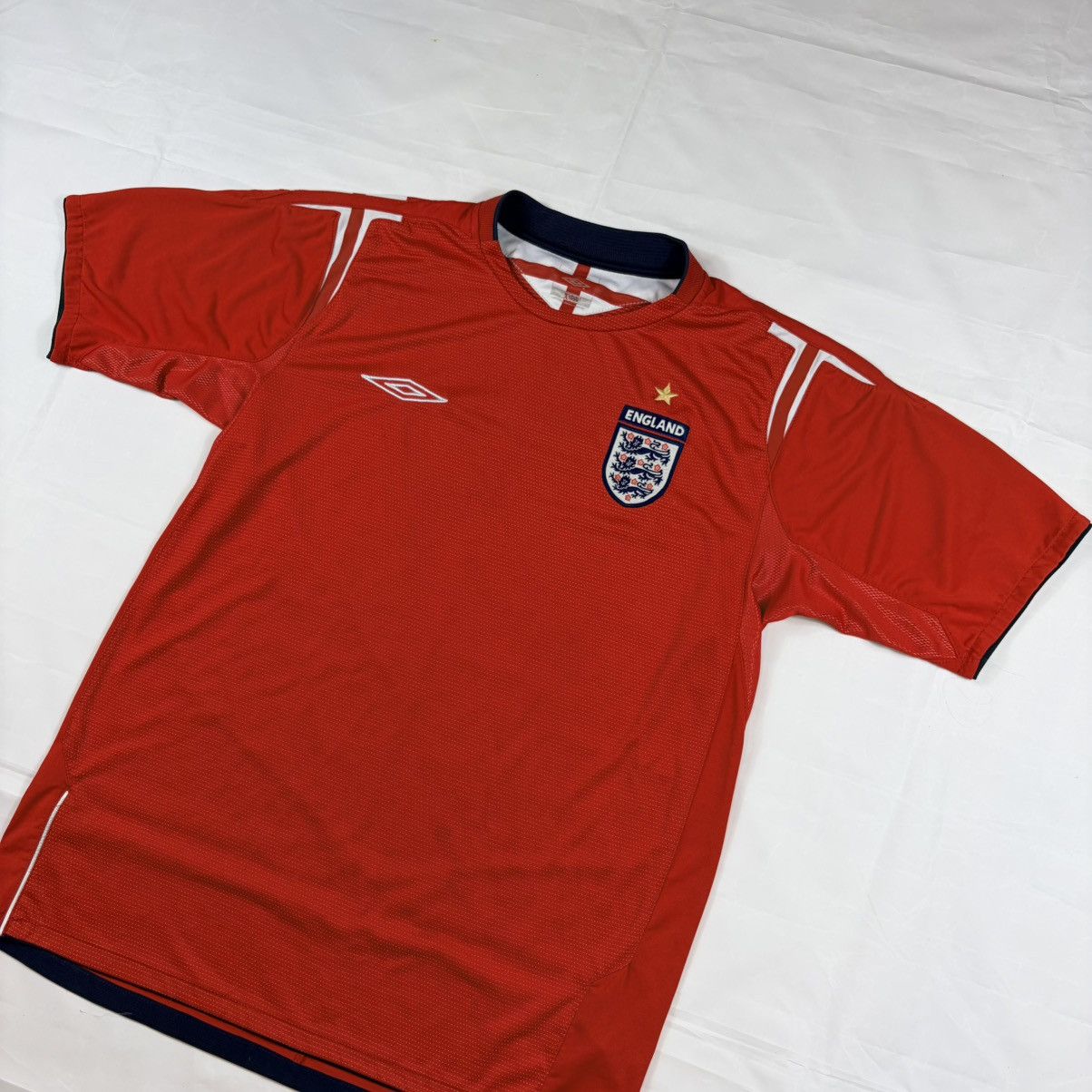 Umbro 2004-05 Umbro England Away Jersey Red Vintage M Size US M / EU 48-50 / 2 - 2 Thumbnail