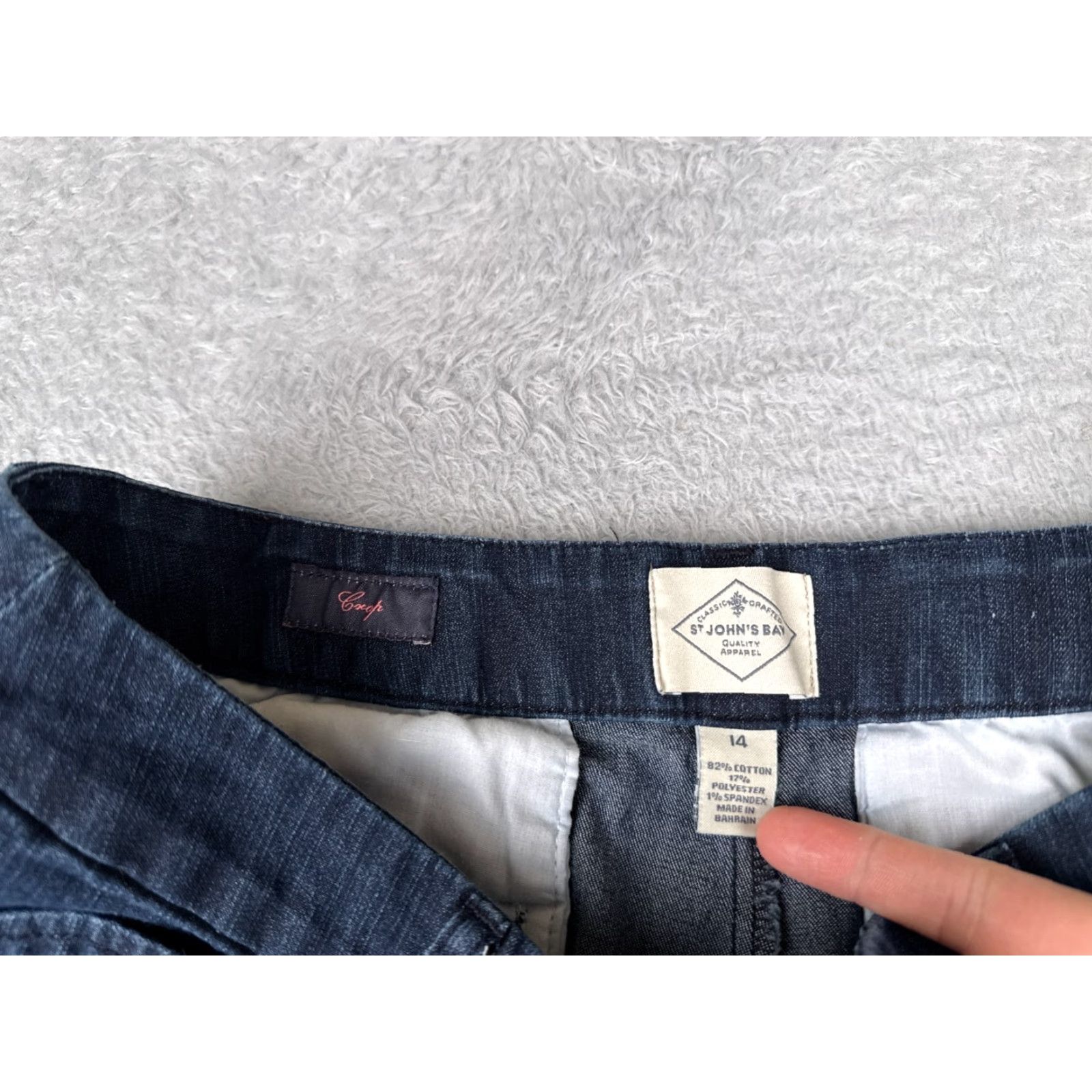 Vintage St Johns Bay Jeans Women 14 Blue Denim Capri Crop Mid Rise 34x18 Cotton Blend Size 36" / US 14 / IT 50 - 7 Thumbnail