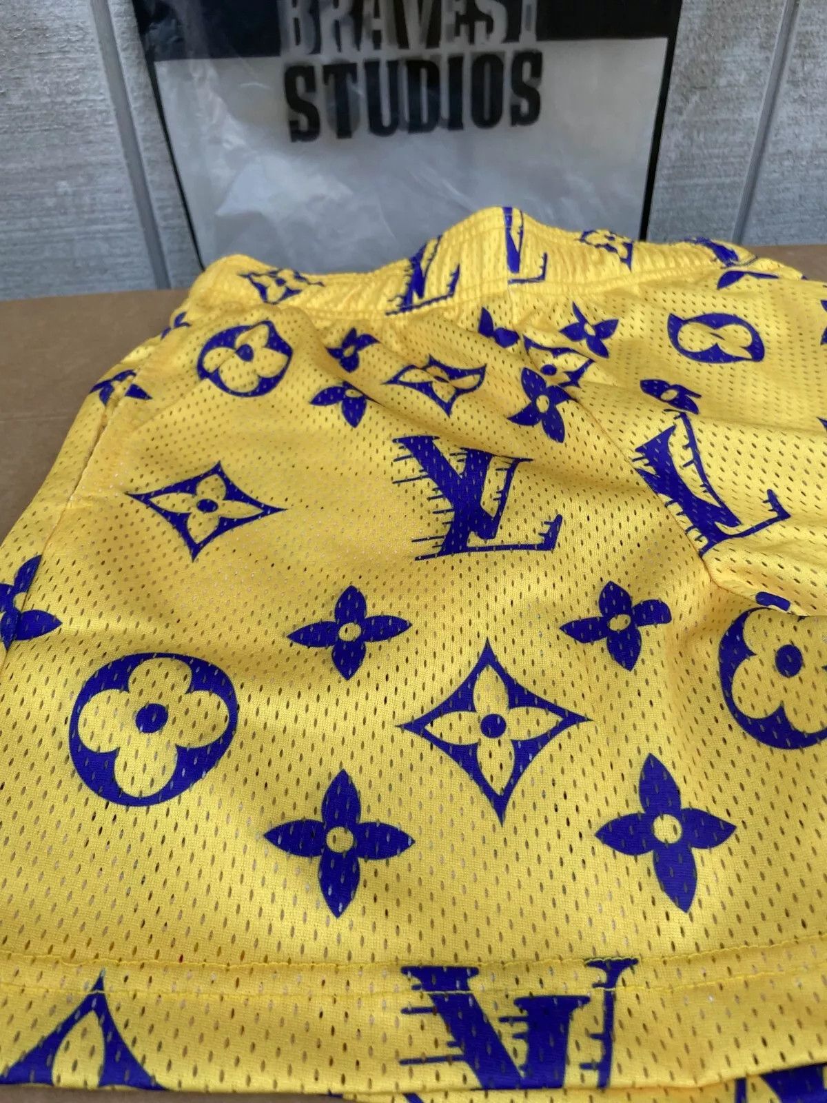 Bravest Studios ⚡ Bravest Studios LA Lakers LV Yellow Shorts S Small NEW⚡️ Size US 28 / EU 44 - 2 Thumbnail