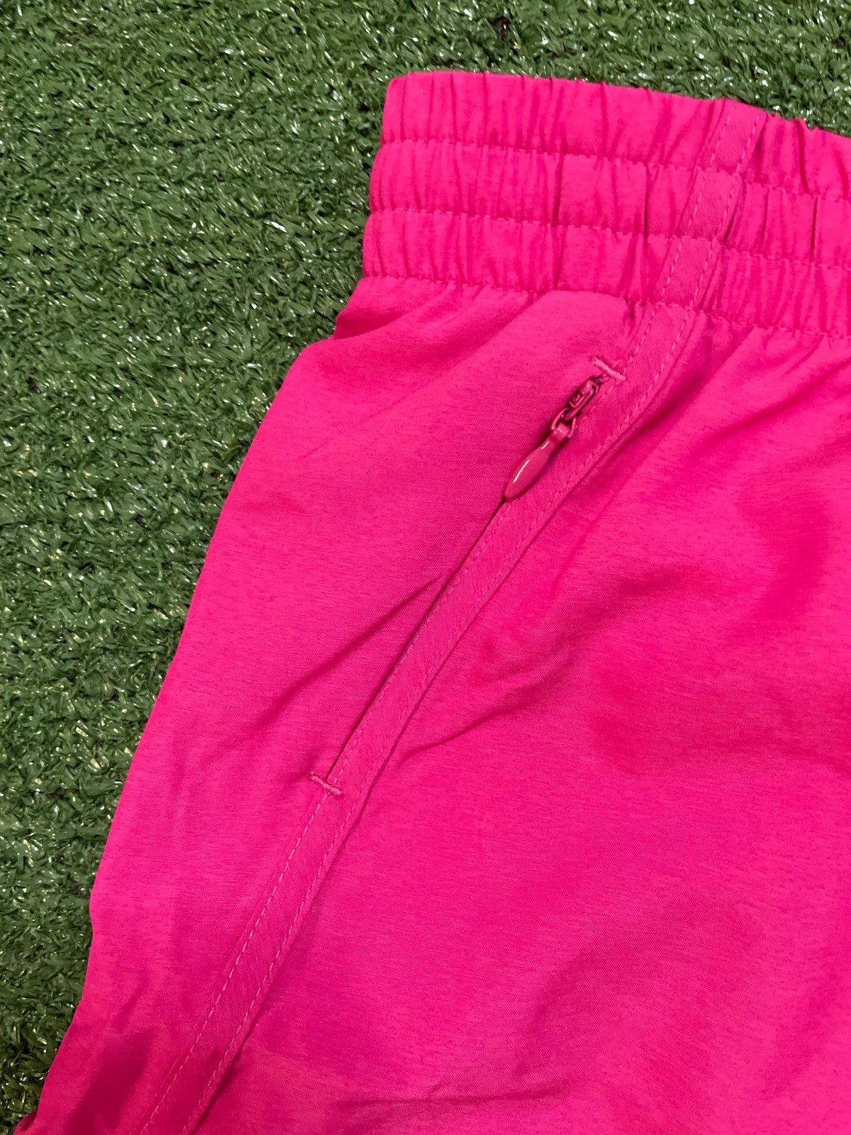 Under Armour Under armour fly by pink shorts Size 36" / US 14 / IT 50 - 2 Thumbnail