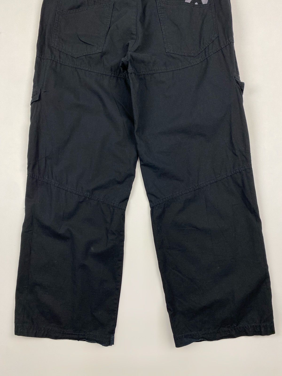 Airwalk 2000’s Vintage Airwalk Black Ripstop Baggy Cargo Pants Size US 35 - 12 Thumbnail