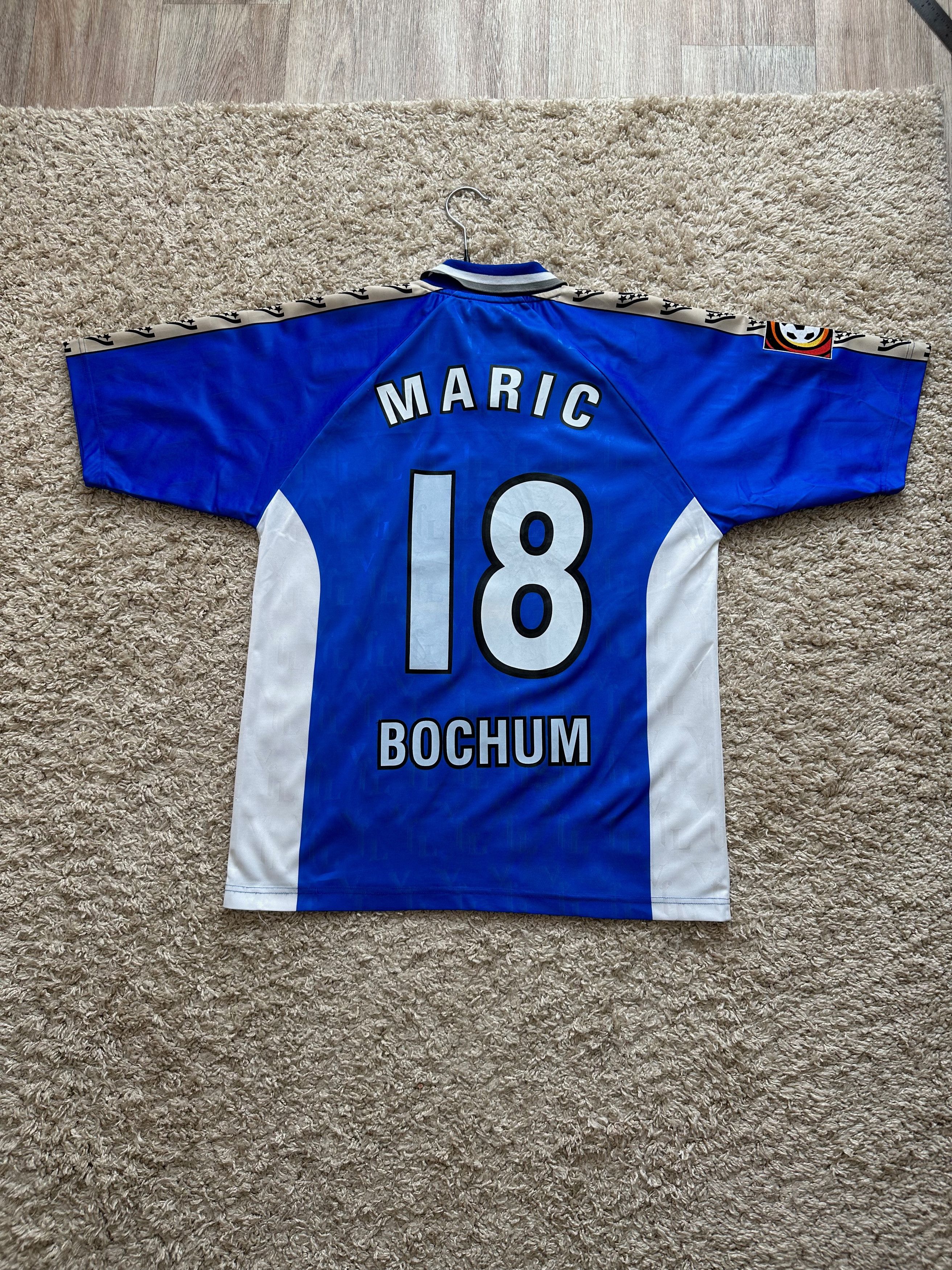 Globe-Trotter 2000 BOCHUM Away # 18 MARIC soccer football jerseys Size US S / EU 44-46 / 1 - 20 Thumbnail