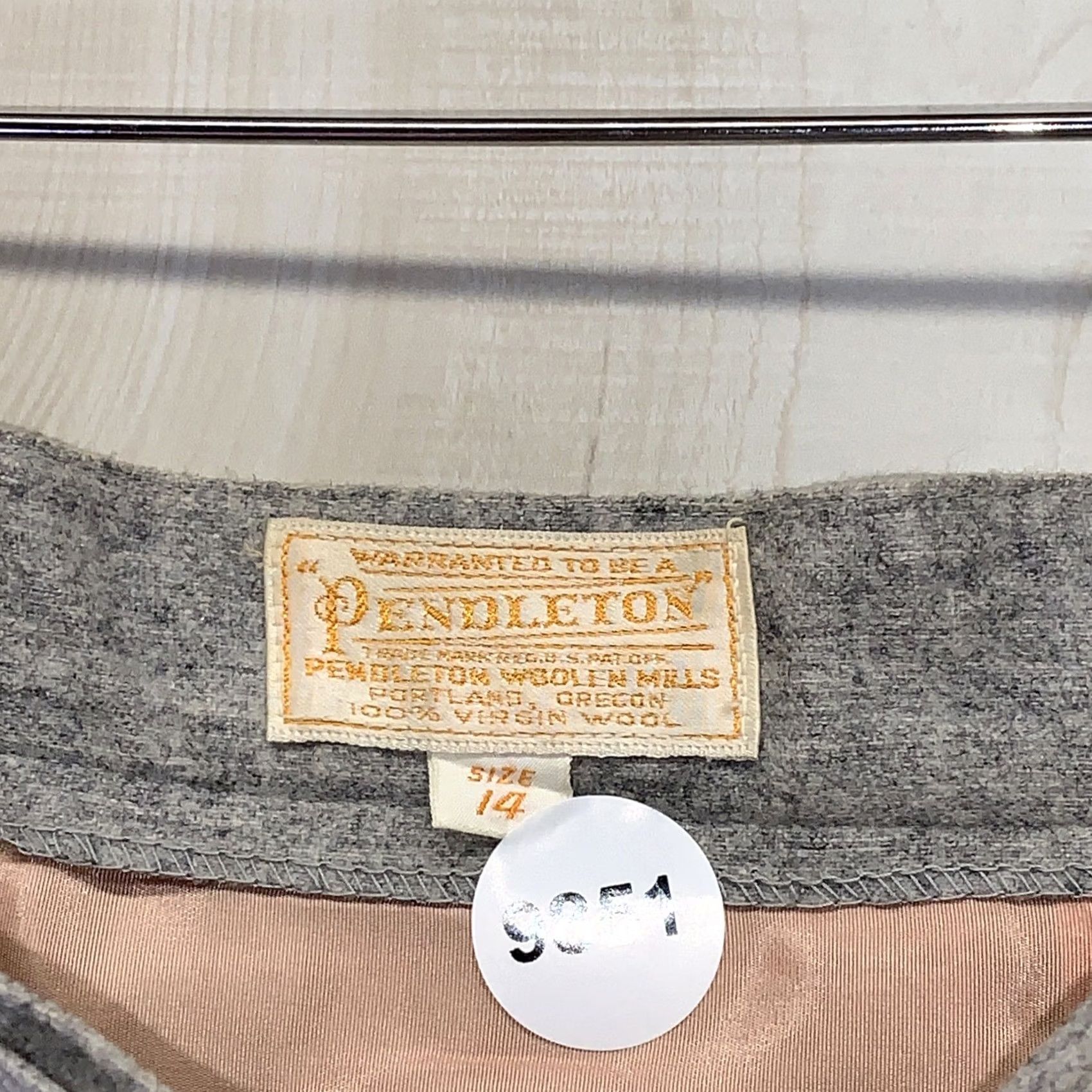 Pendleton VINTAGE Pendleton Skirt Women 14 Wool Heather Gray A-Line Knee Length 80s 90s Preppy Workwear Mens Womens Girls? Size 36" / US 14 / IT 50 - 6 Thumbnail
