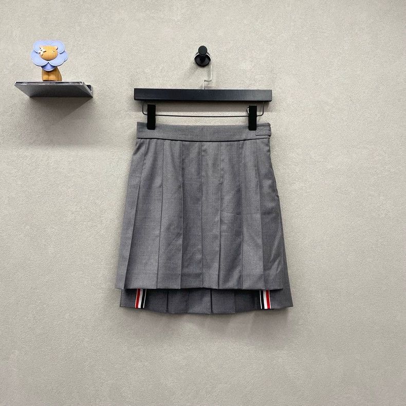 Thom Browne Thom Browne Gray high waist pleated skirt Size 24" / US 00 / IT 34 - 1 Thumbnail