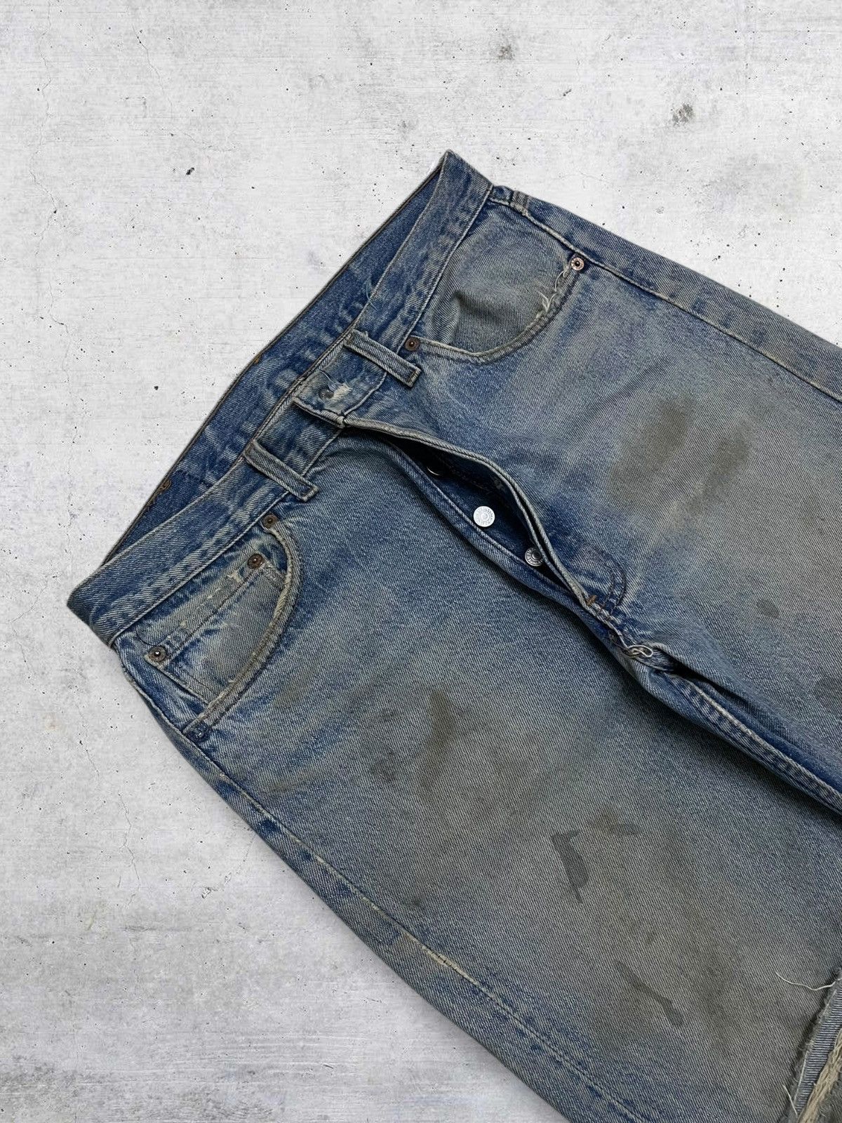 Levi's Vintage Clothing VINTAGE 501 LEVIS OG 90S DESIGNER RIPPED MUDWASH DIRT DENIM Size US 32 / EU 48 - 8 Thumbnail