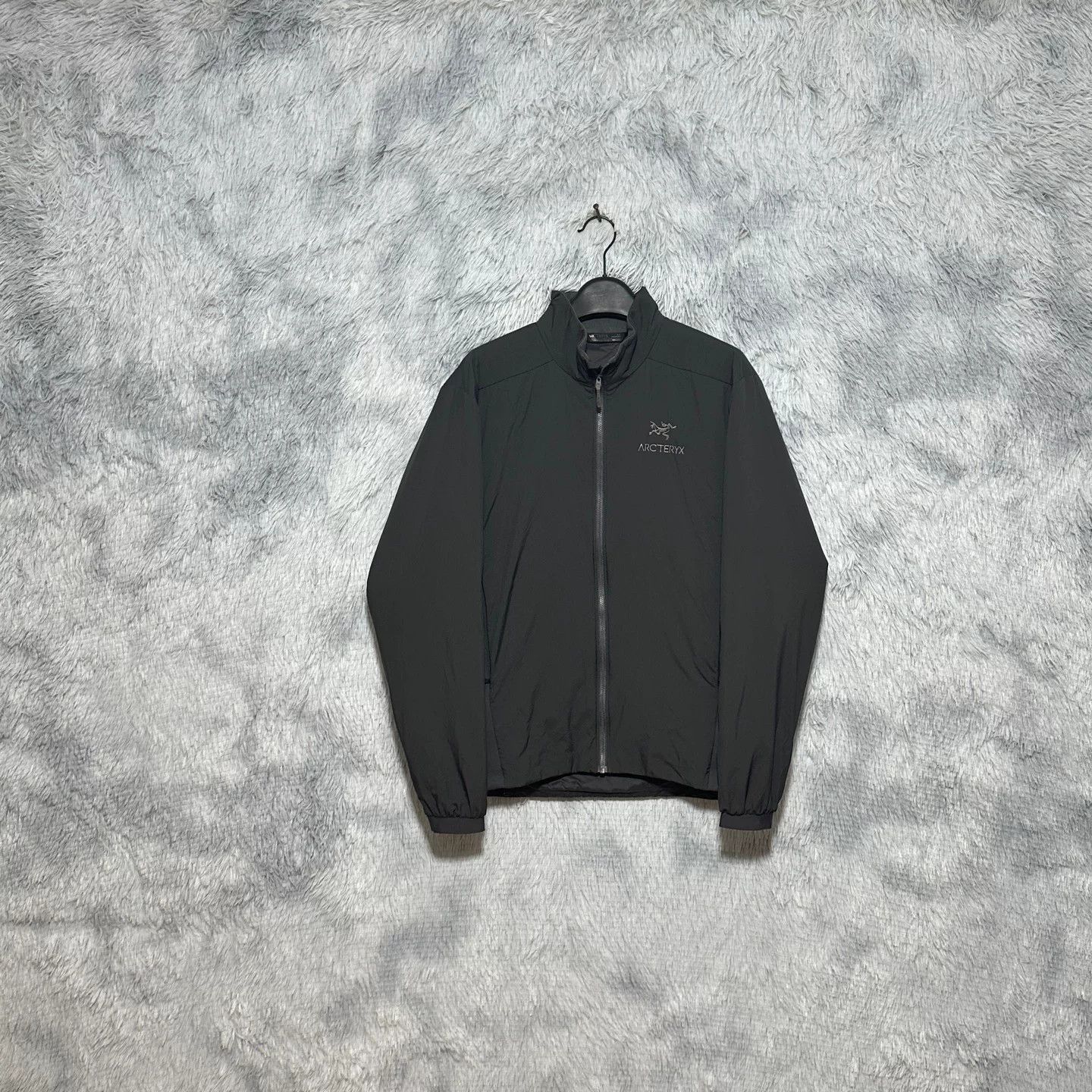 Arc'teryx Arcteryx Atom Jacket in Graphite Gray Size US S / EU 44-46 / 1 - 1 Thumbnail