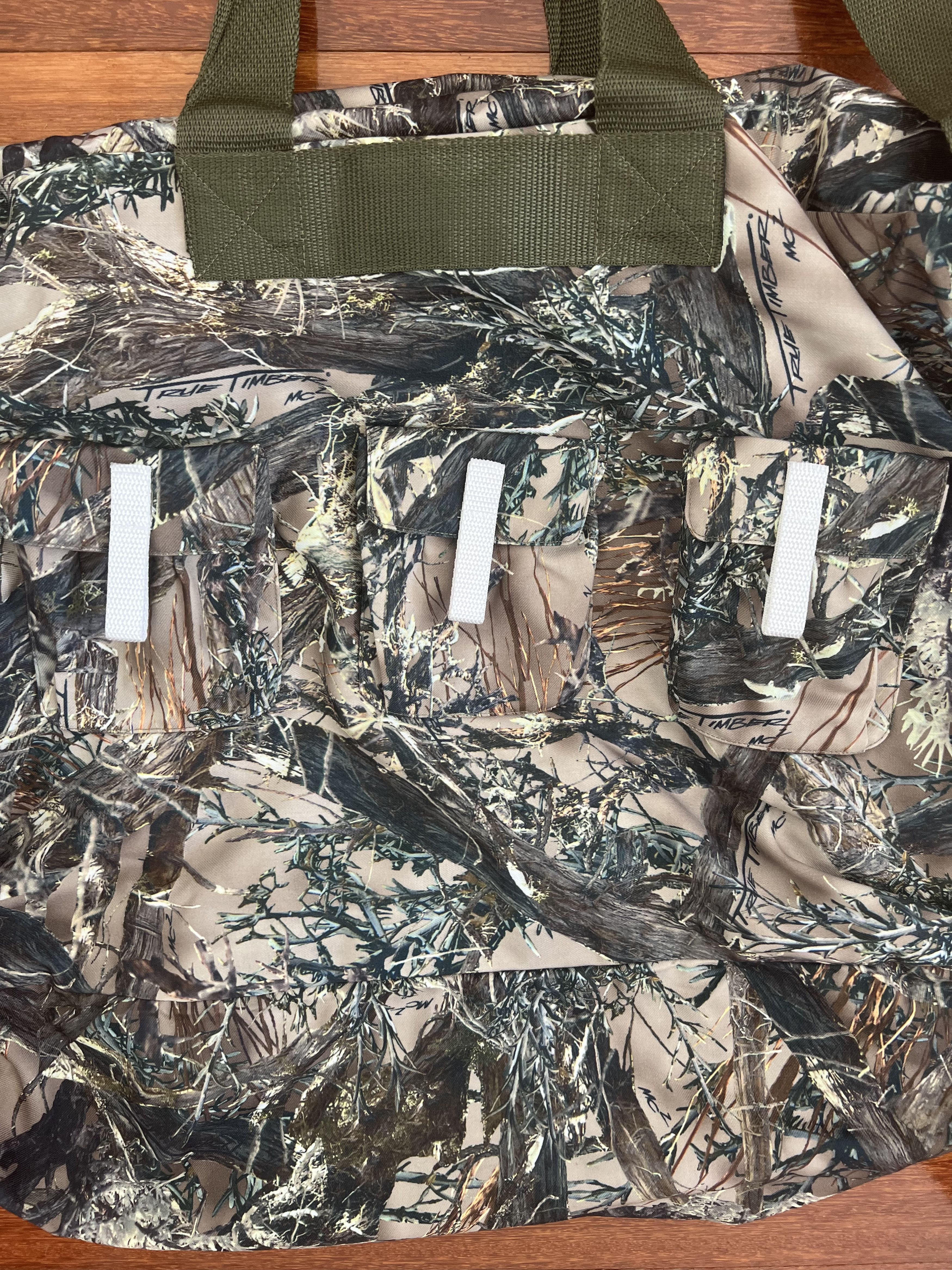 Advisory Board Crystals 💚 2019 Advisory Board Crystals Tree Camo Duffel Bag NEW Size ONE SIZE - 9 Thumbnail