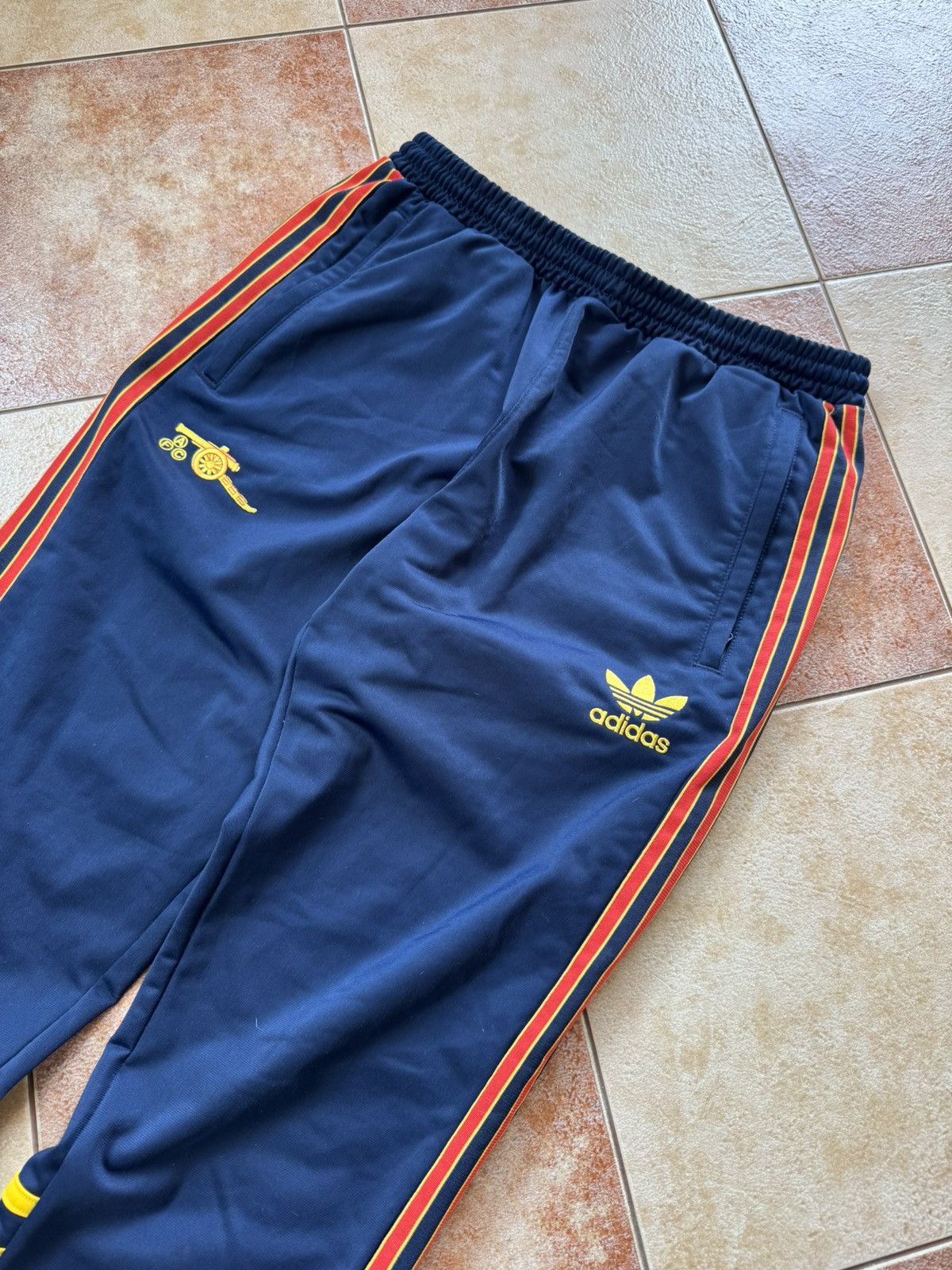 Adidas Arsenal 2021-2022 Adidas Soccer Track Pants Football Jersey Size US 32 / EU 48 - 3 Thumbnail