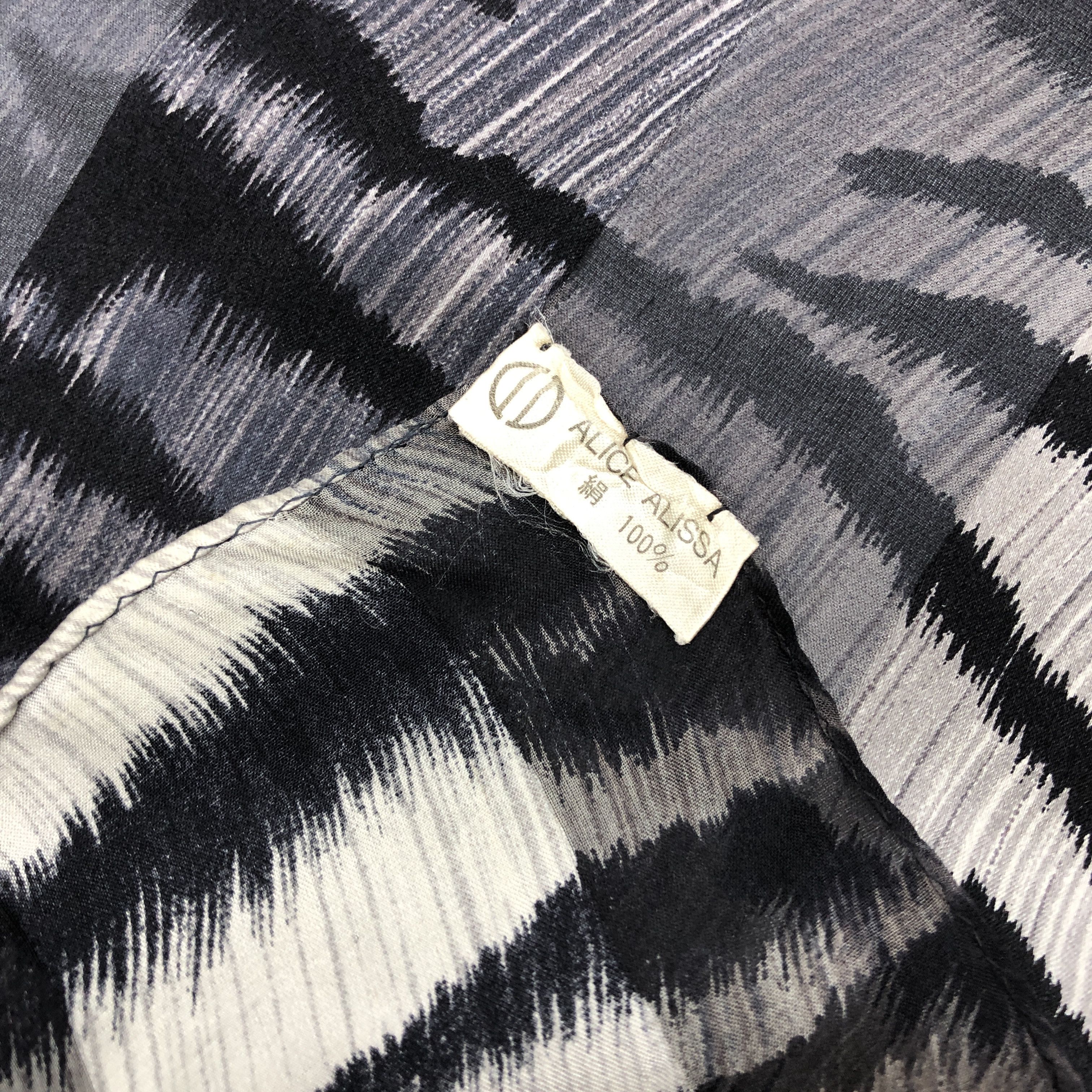 Japanese Brand Vintage Alice Alissa SILK Scarf Twill Stole Wraps Scarves Size ONE SIZE - 9 Thumbnail