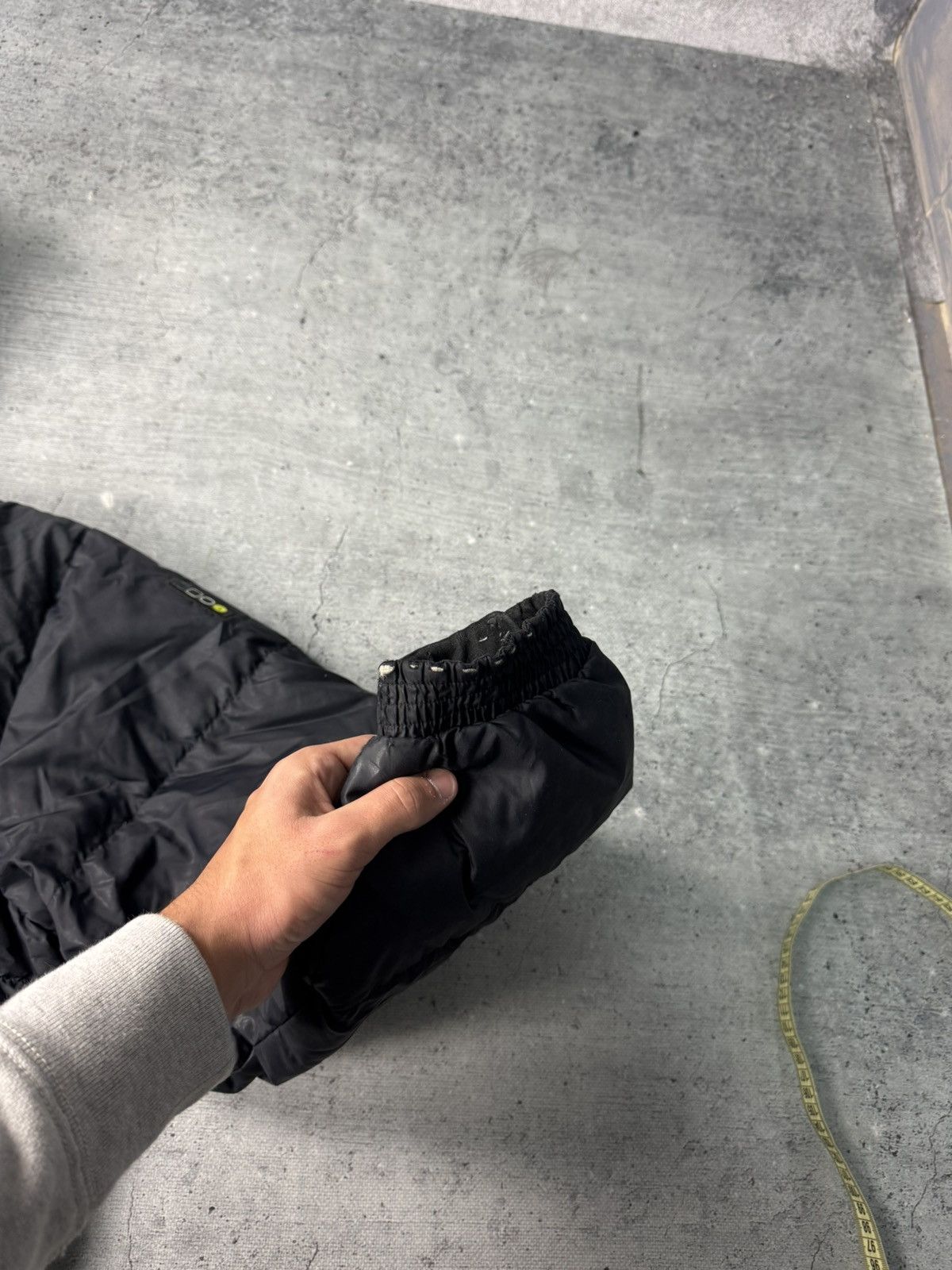 Nike Vintage Nike Distressed Retro Puffer Down Jacket Size US L / EU 52-54 / 3 - 14 Thumbnail