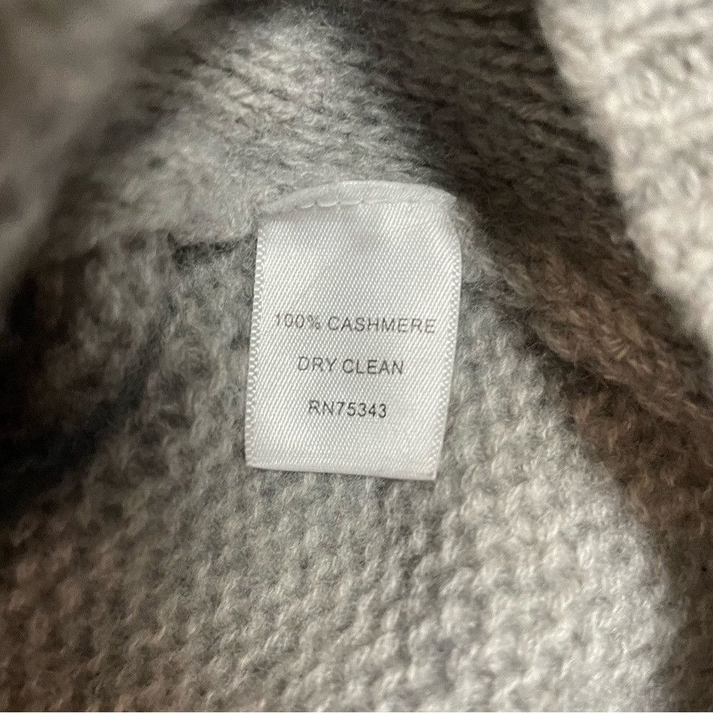 Laundry by Shelli Segal Laundry By Shelli Segal Cashmere Cable Grey Sweater Size L Size L / US 10 / IT 46 - 7 Thumbnail