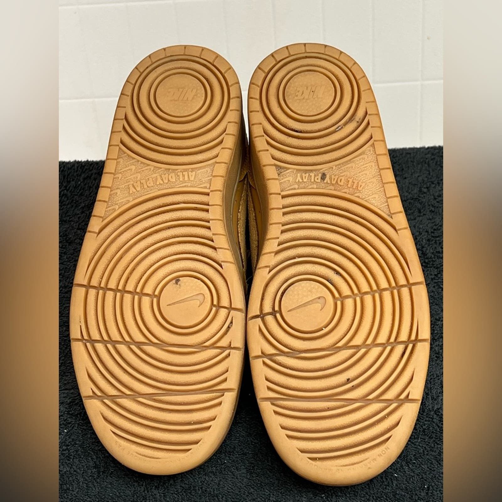 Nike Nike Court Borough Mid 2 GS Wheat Black Sneakers Youth SZ 4Y Size US 5.5 / IT 35.5 - 5 Thumbnail