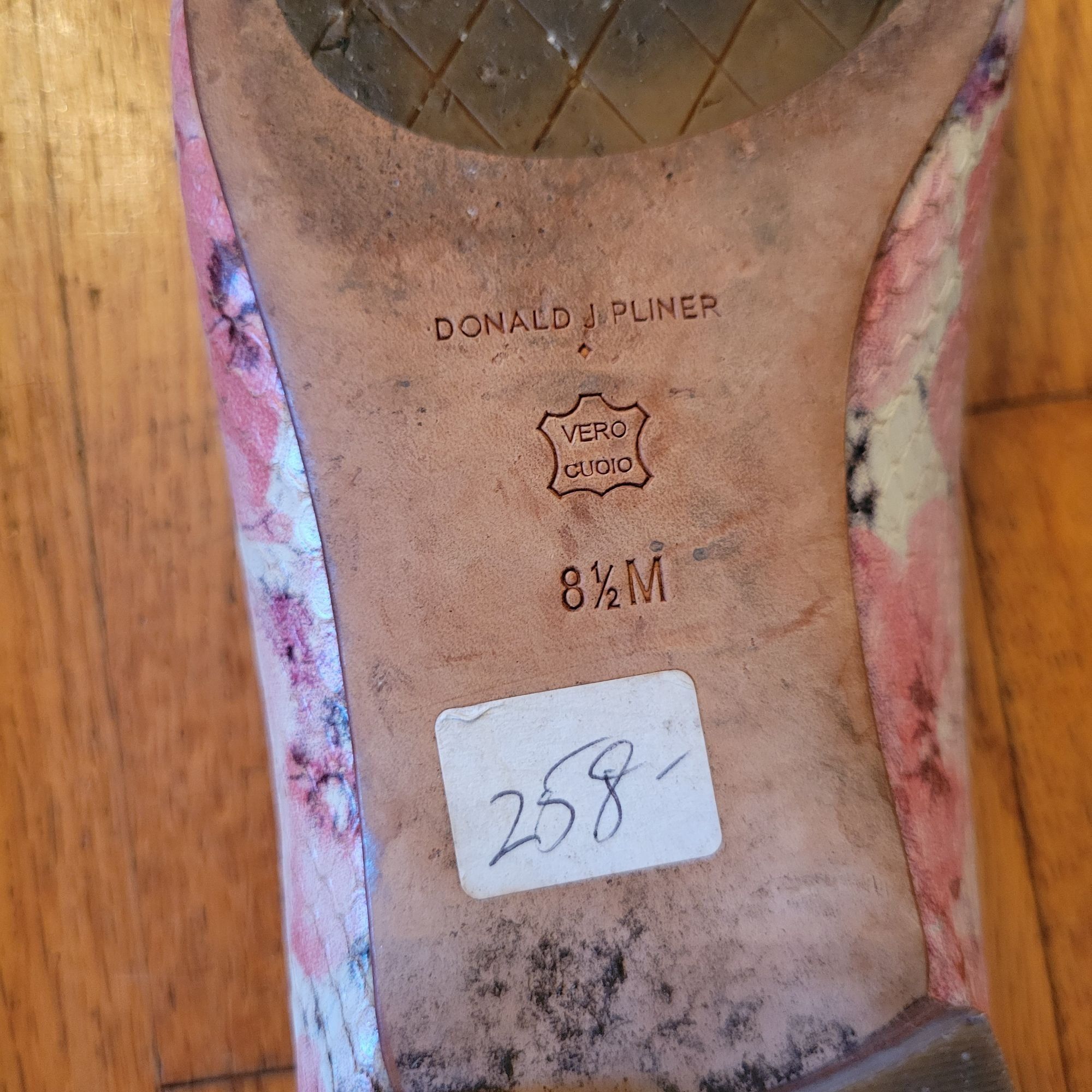 Donald Pliner Donald J Pliner ADORE Snakeskin Floral Pointed Toe Flats 8.5 Size US 8.5 / IT 38.5 - 4 Thumbnail