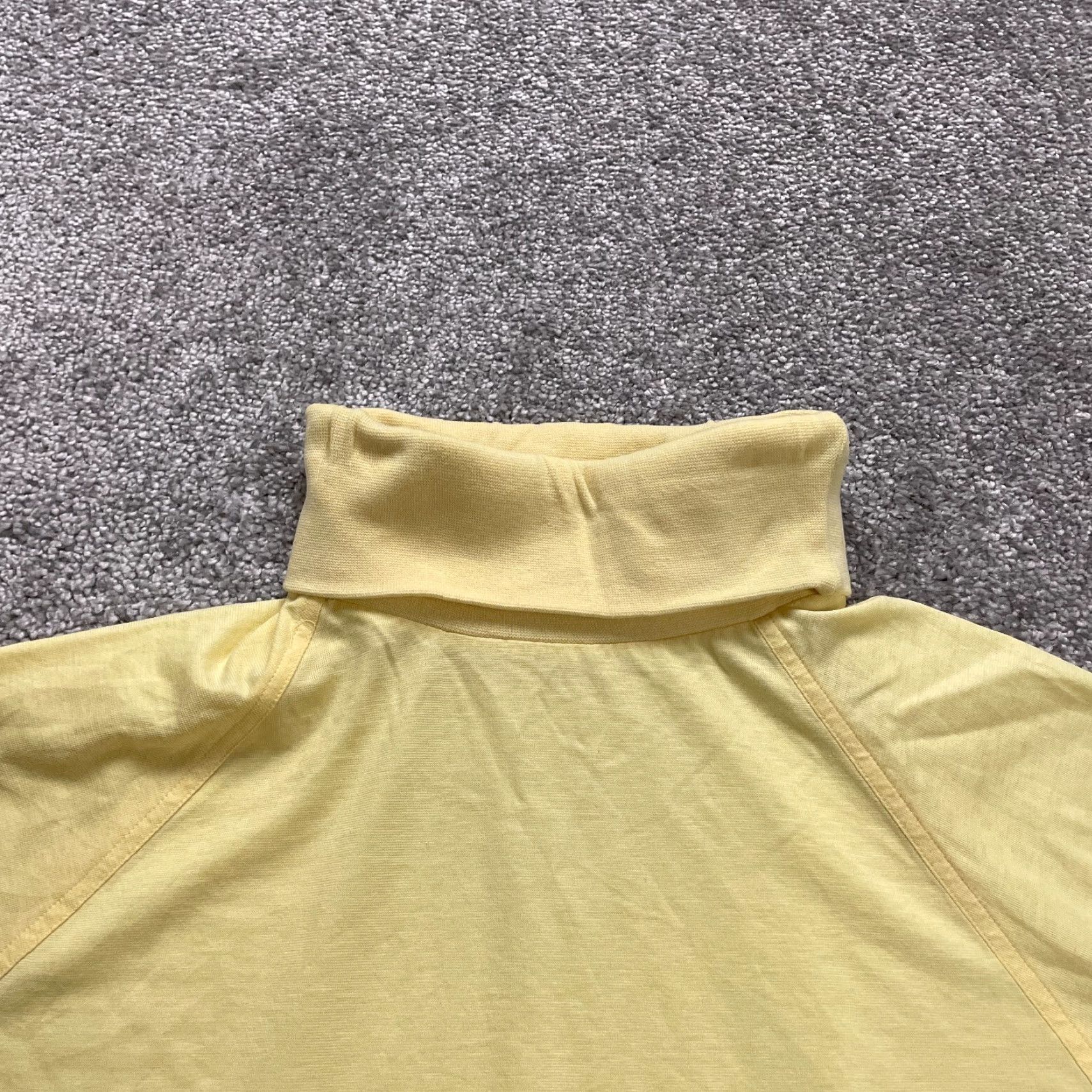 Izod VINTAGE IZOD Shirt Mens L Yellow Long Sleeve Turtle Neck Outdoor Size US L / EU 52-54 / 3 - 3 Thumbnail