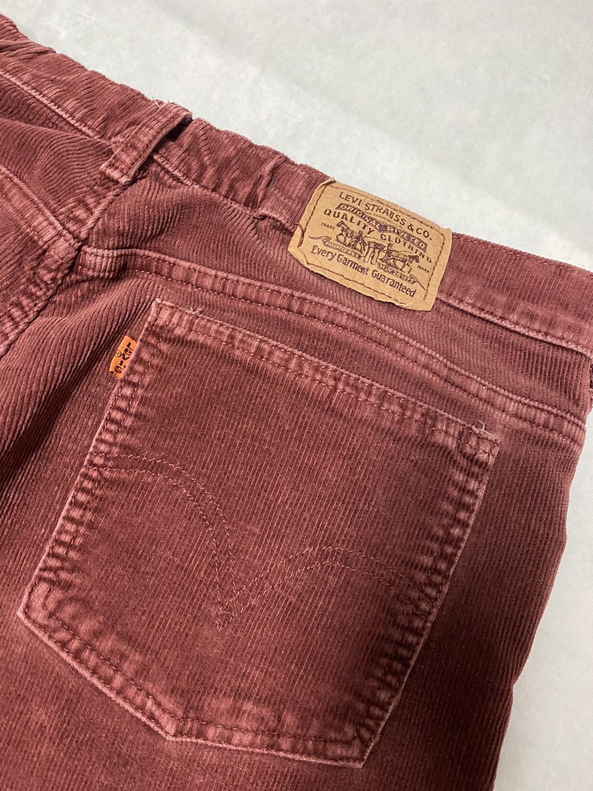 Levi's × Vintage Vintage 90’s Burgundy Corduroy Orange Tab Levi’s (34x24) Size US 34 / EU 50 - 3 Thumbnail