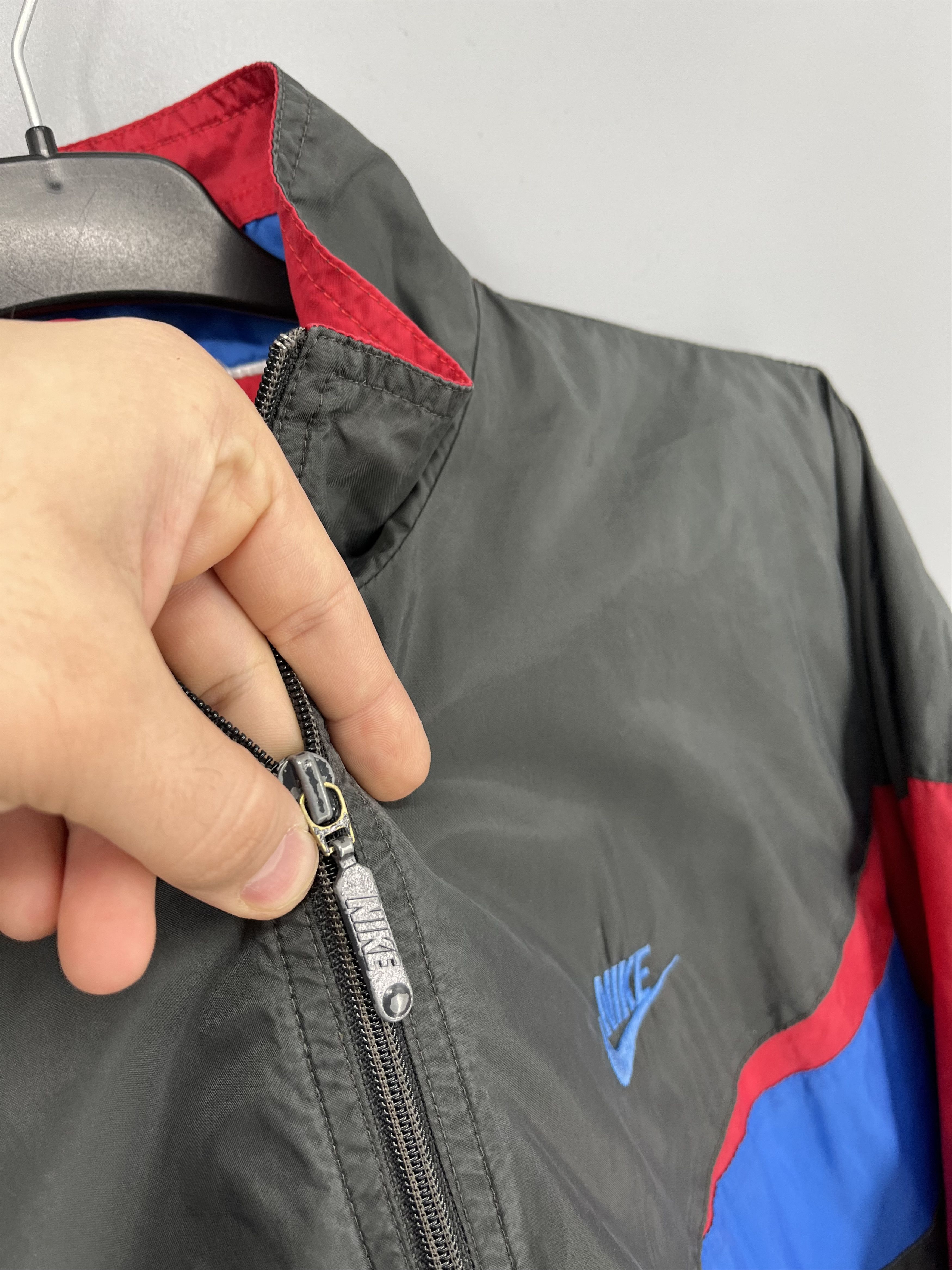 Nike Vintage Nike track jacket size M big logo swoosh Size US M / EU 48-50 / 2 - 6 Thumbnail