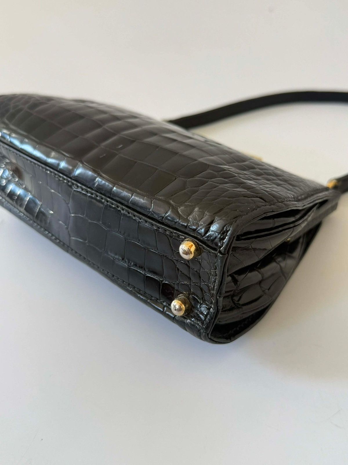 Gucci Vintage Gucci Black Crocodile Embossed Leather Handbag Size ONE SIZE - 7 Thumbnail