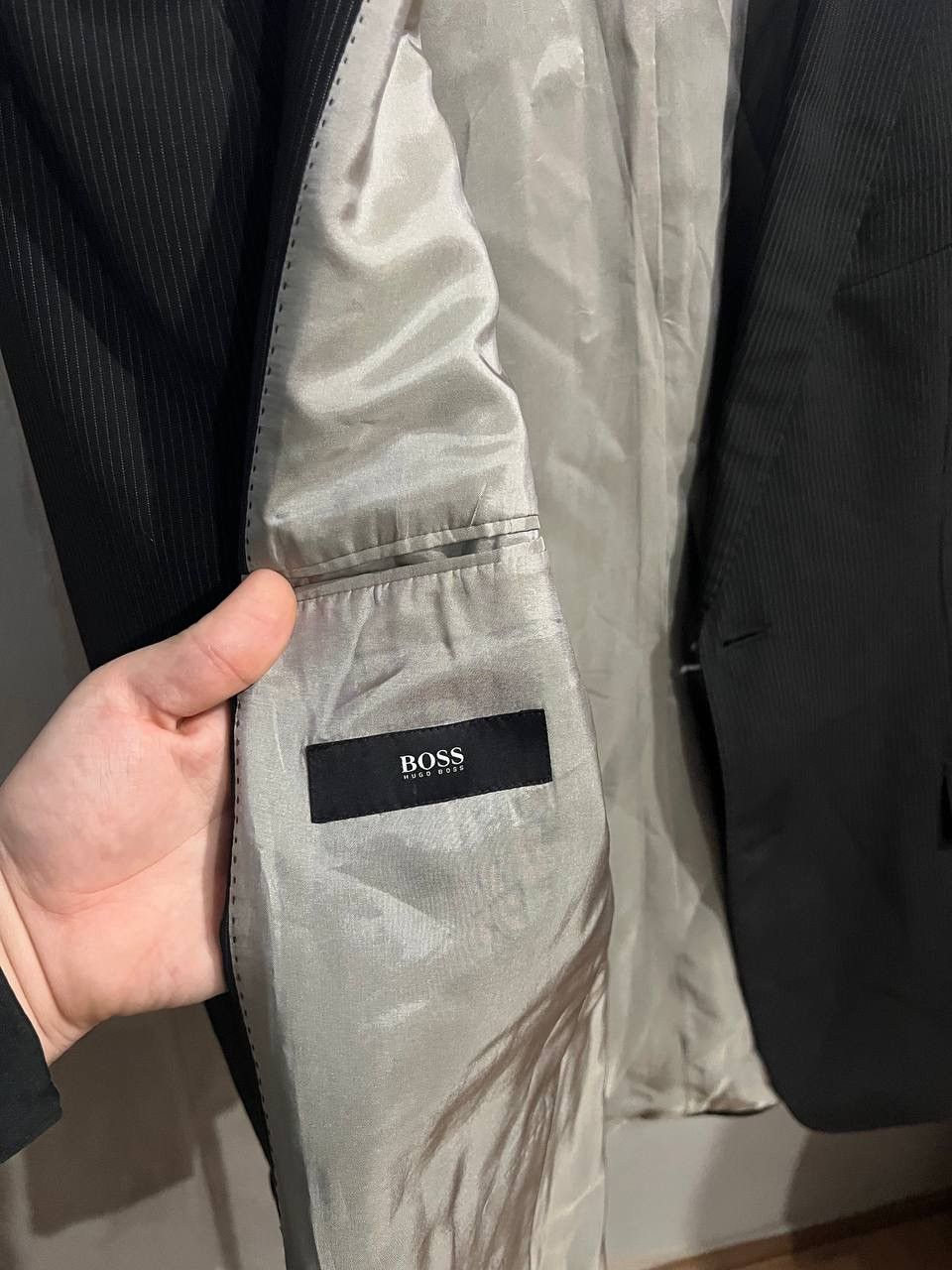 Hugo Boss VINTAGE HUGO BOSS STRIPED BLACK SOLID BRUTAL MENS SUIT SZ 52 Size 52R - 7 Thumbnail