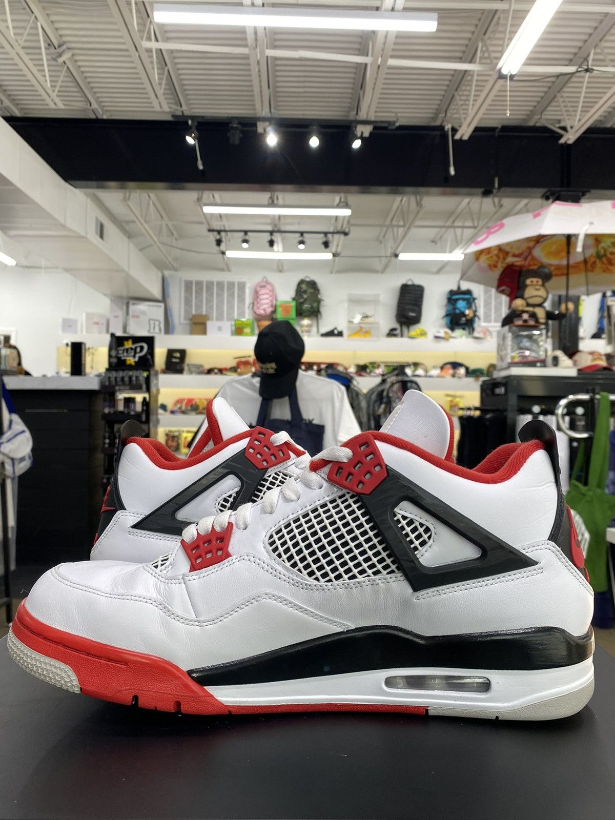 Jordan Brand Air Jordan 4 Fire Red Sz. 12 Size US 12 / EU 45 - 7 Thumbnail