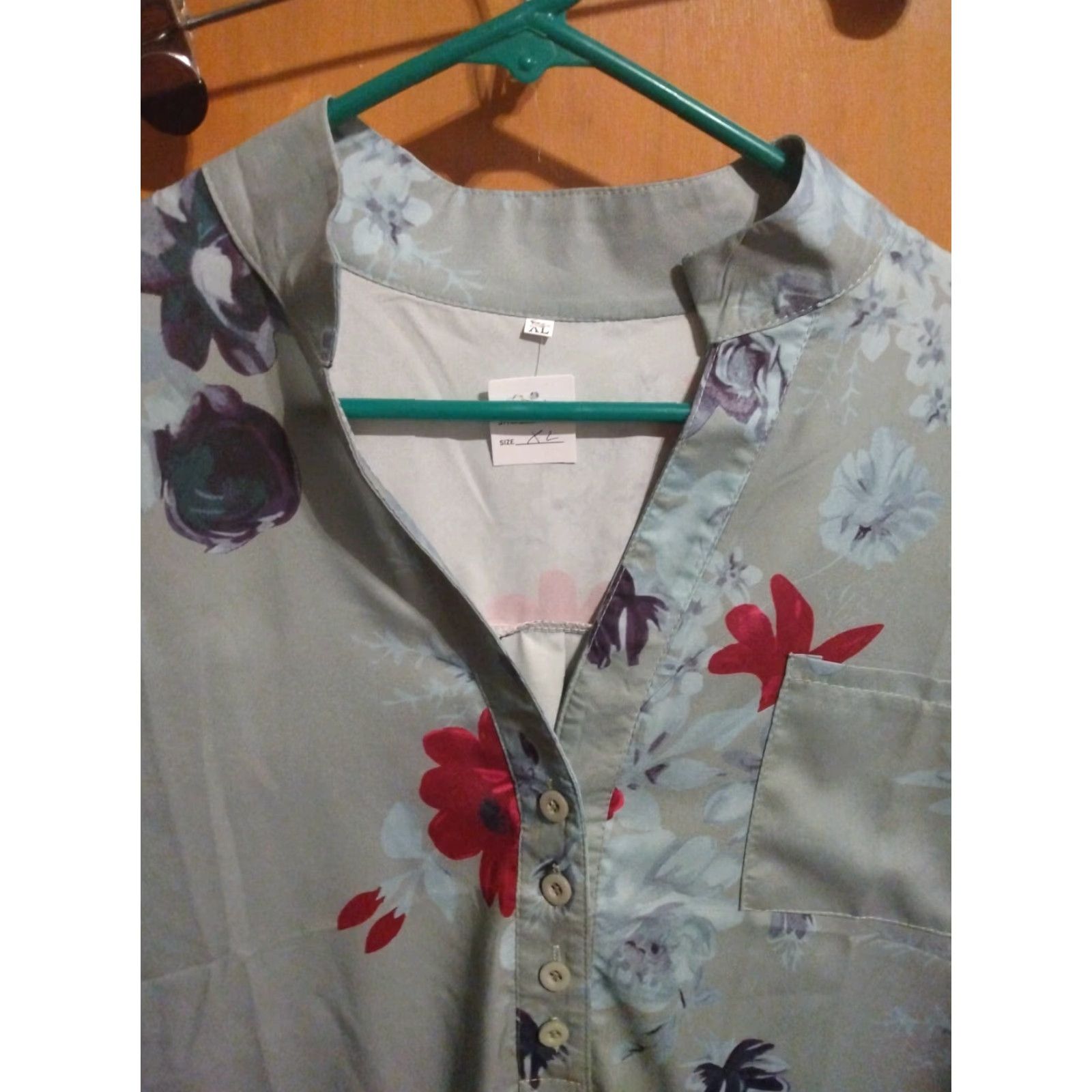 Vintage Grays Women's Open Neck XL Floral Print Gray Collar Short Sleeve Shirt 50/50 44" Chest Button-Up Womens XL Gray Floral Print Shirt Size XL / US 12-14 / IT 48-50 - 2 Thumbnail