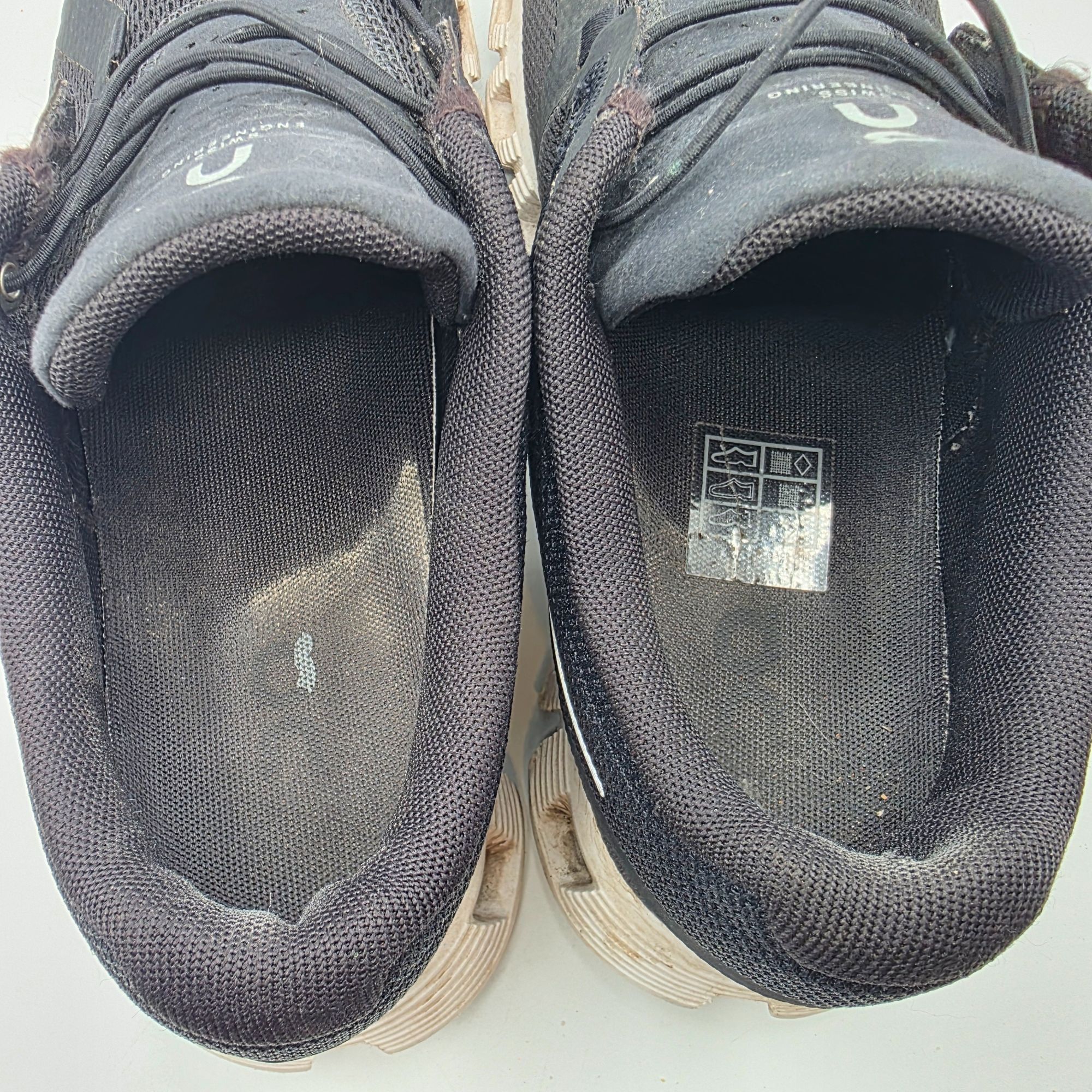 On On Cloud 5 Womens Size 6 Black Athletic Shoes Running Walkin Size US 6 / IT 36 - 9 Thumbnail