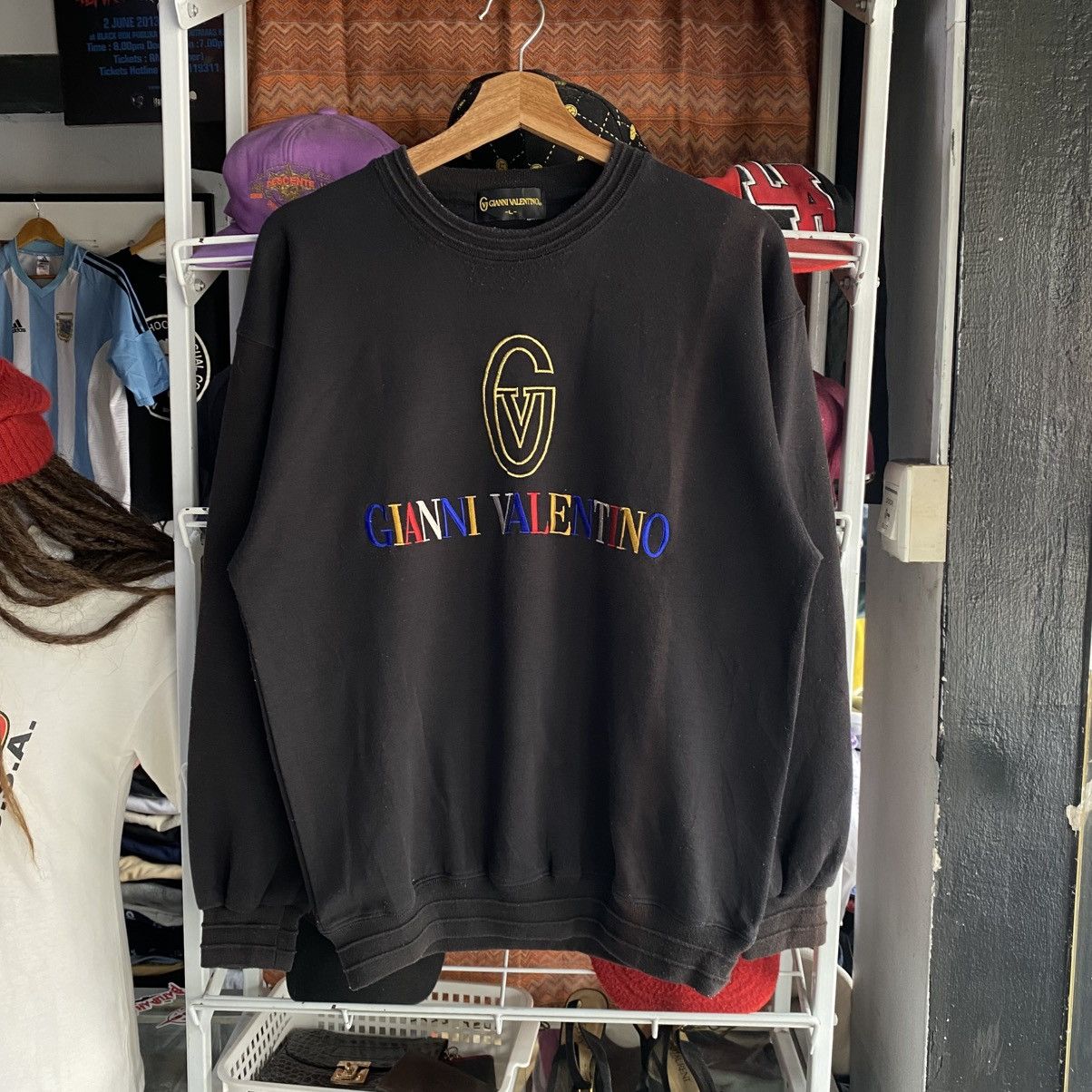 Vintage 90s Designer Gianni Valentino Embroided Sweatshirt