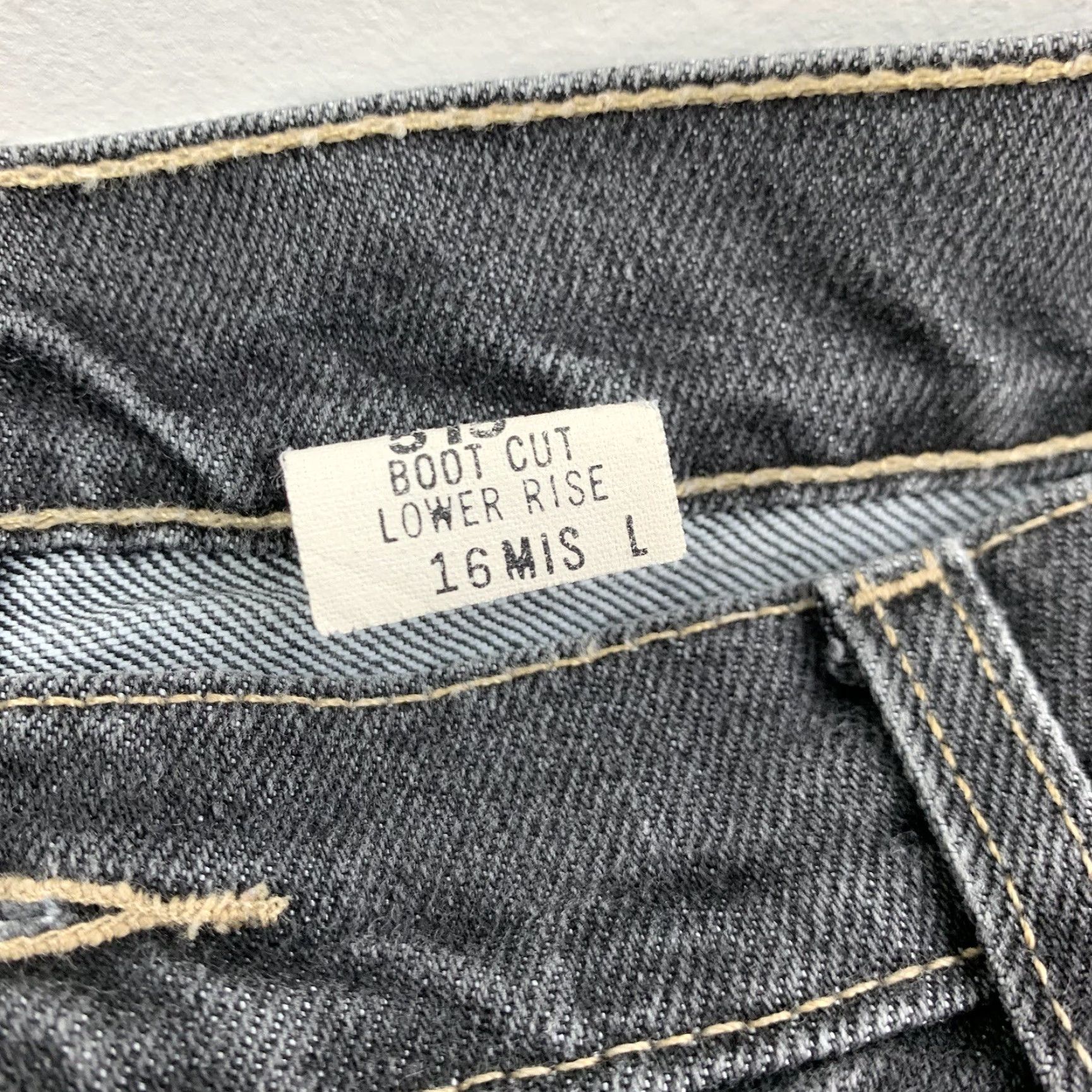 Levi's VINTAGE Levi's 515 Jeans Womens 16 Tall Bootcut Black Grunge Y2K USA 32.5 Inseam Juniors? Size 38" / US 16 / IT 52 - 5 Thumbnail