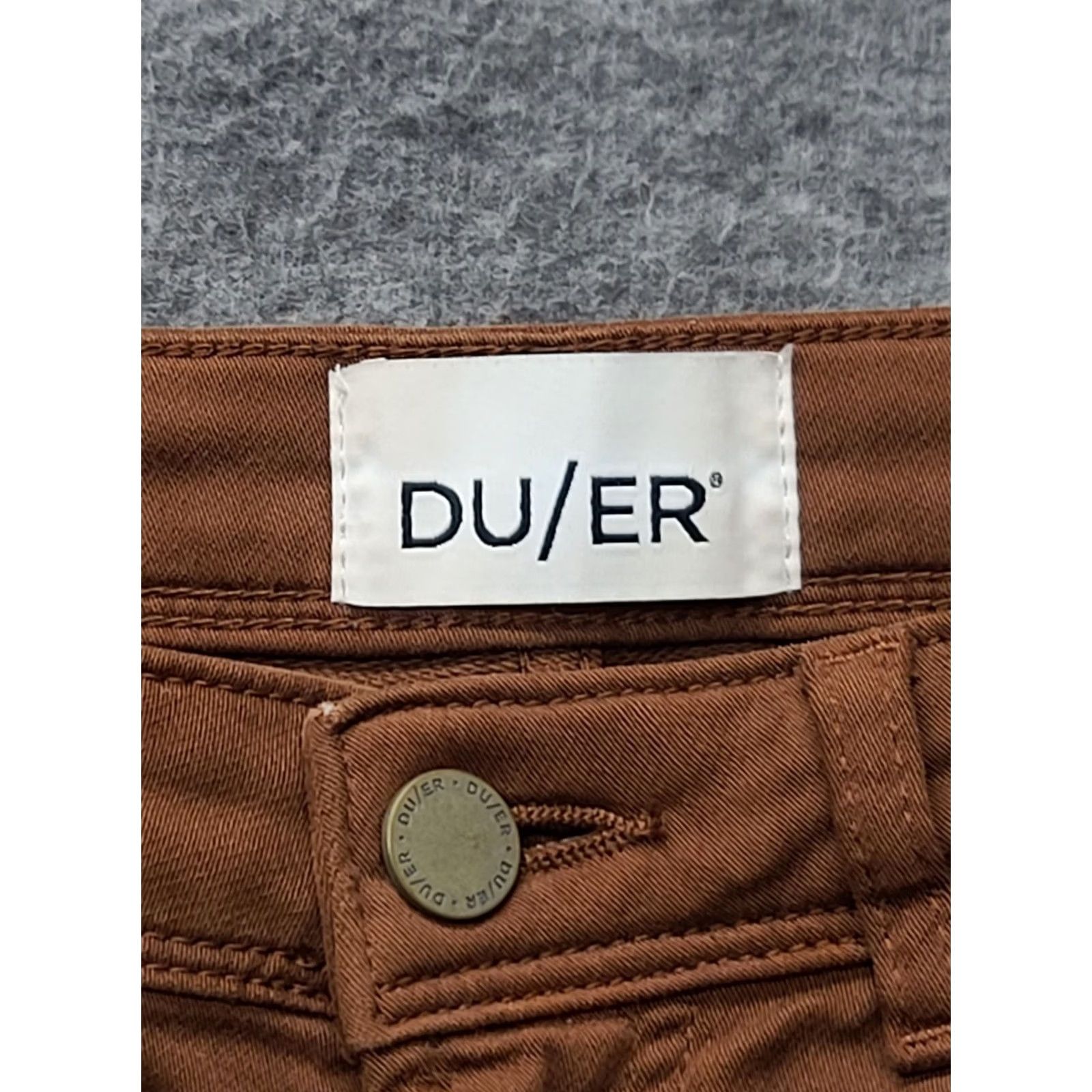 Vintage DU/ER Pants Mens 28x29 Relaxed Fit Tapered Leg Chino Twill Brown with Pockets Size US 28 / EU 44 - 2 Thumbnail