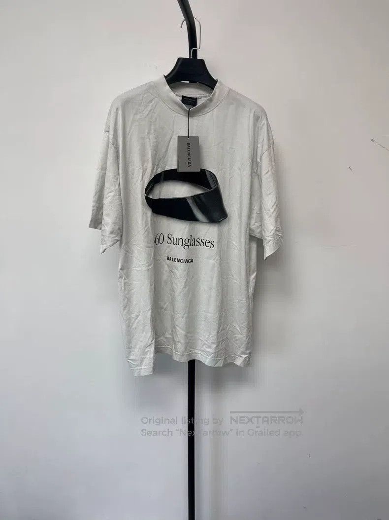 Other Balenciaga Floral Round Neck Short Sleeve T-Shirt Size US S / EU 44-46 / 1 - 1 Thumbnail