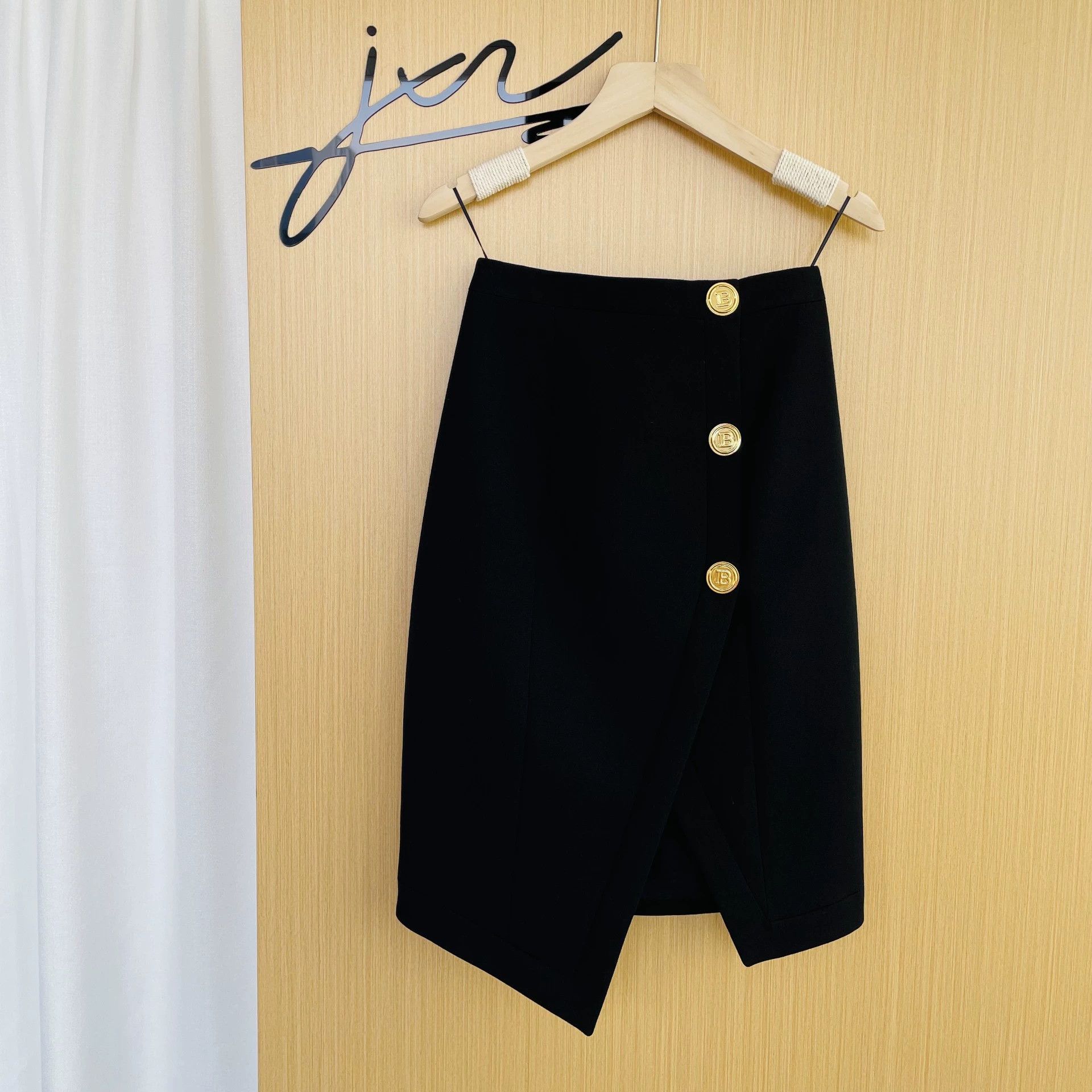 Balmain Balmain Gold Button Wool Black Skirt Women Size 34 Size 24" / US 00 / IT 34 - 1 Thumbnail