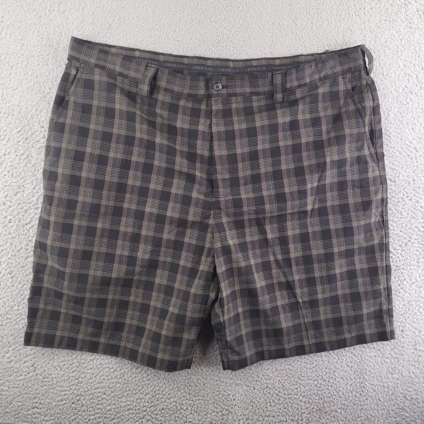 Izod IZOD Shorts Bermuda Mens 42 Black Golf 100% Polyester Check Flat Front Waist 42 Vintage No Mens Size US 42 / EU 58 - 2 Thumbnail