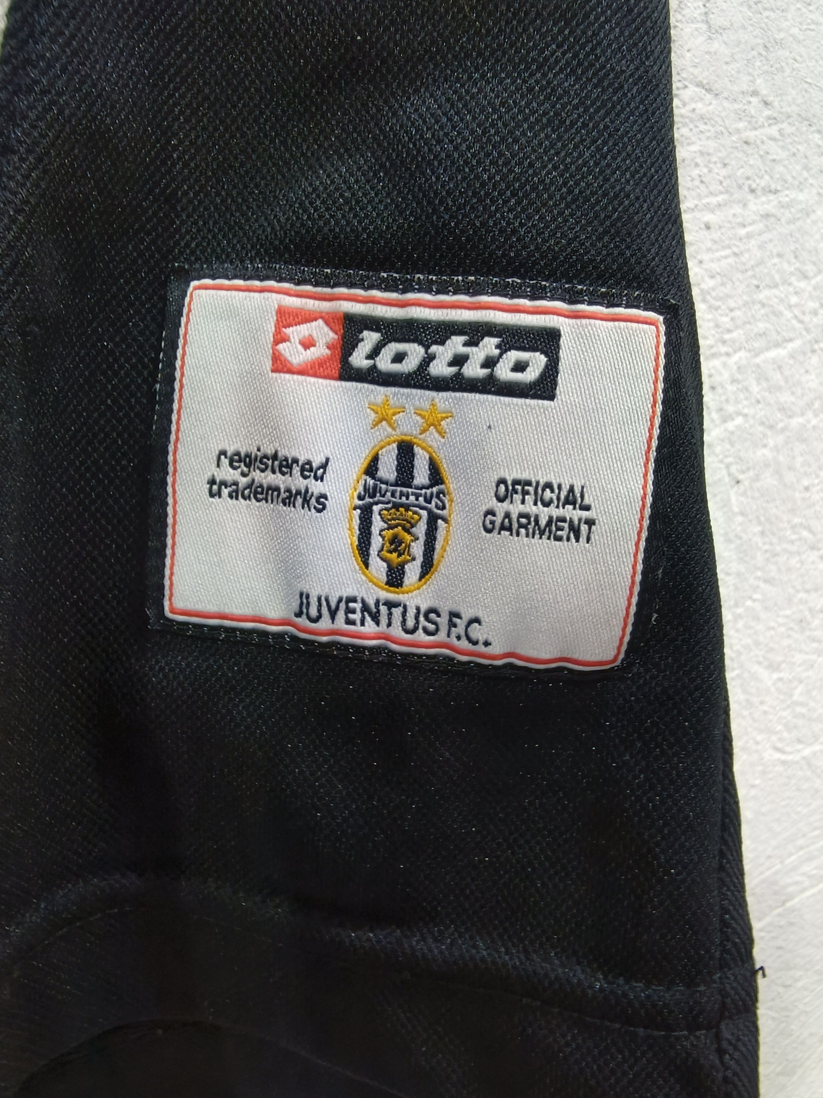 Vintage Juventus 2002-03 Lotto Home Football Soccer Vintage Jersey Size US XL / EU 56 / 4 - 5 Thumbnail