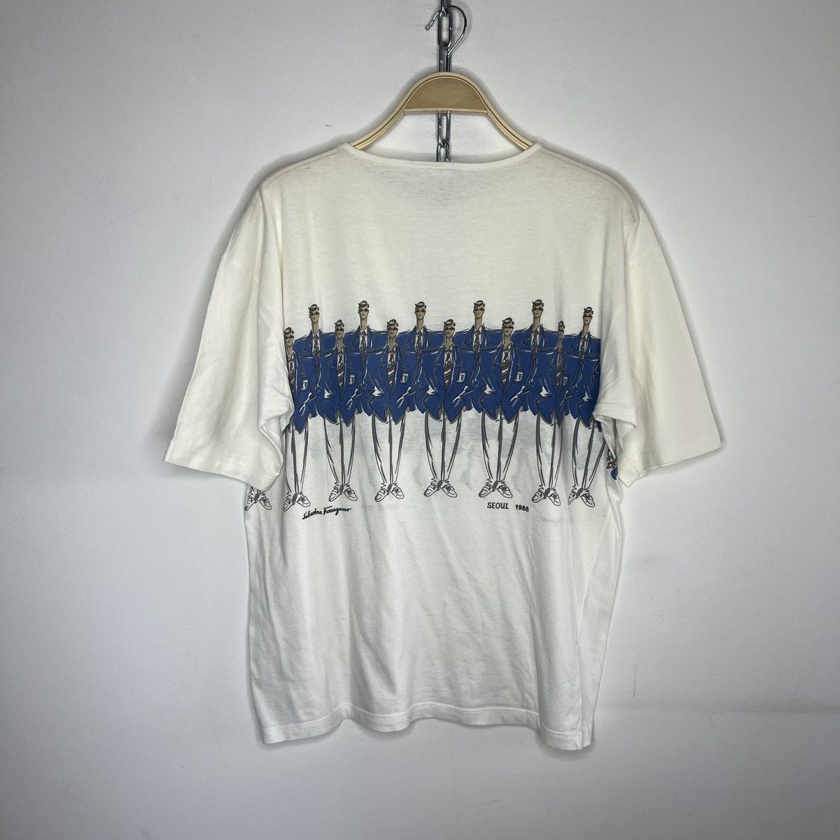 Salvatore Ferragamo × Vintage Vintage SALVATORE FERRAGAMO Seoul 1988 Print T-Shirt Tee Size US M / EU 48-50 / 2 - 2 Thumbnail