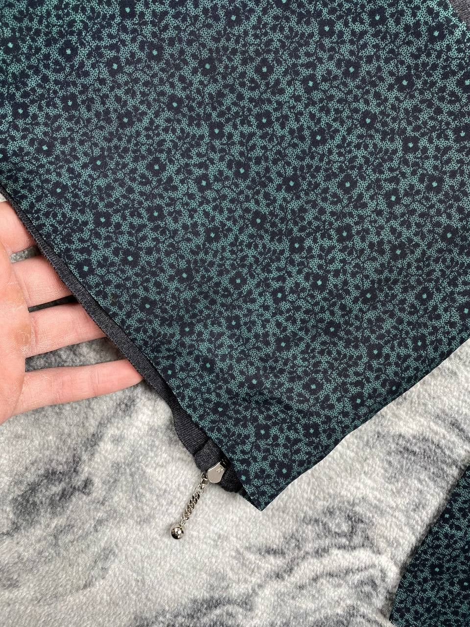 Louis Vuitton Loius Vuitton Jumper Wool Women Size L Gray Size L / US 10 / IT 46 - 12 Thumbnail