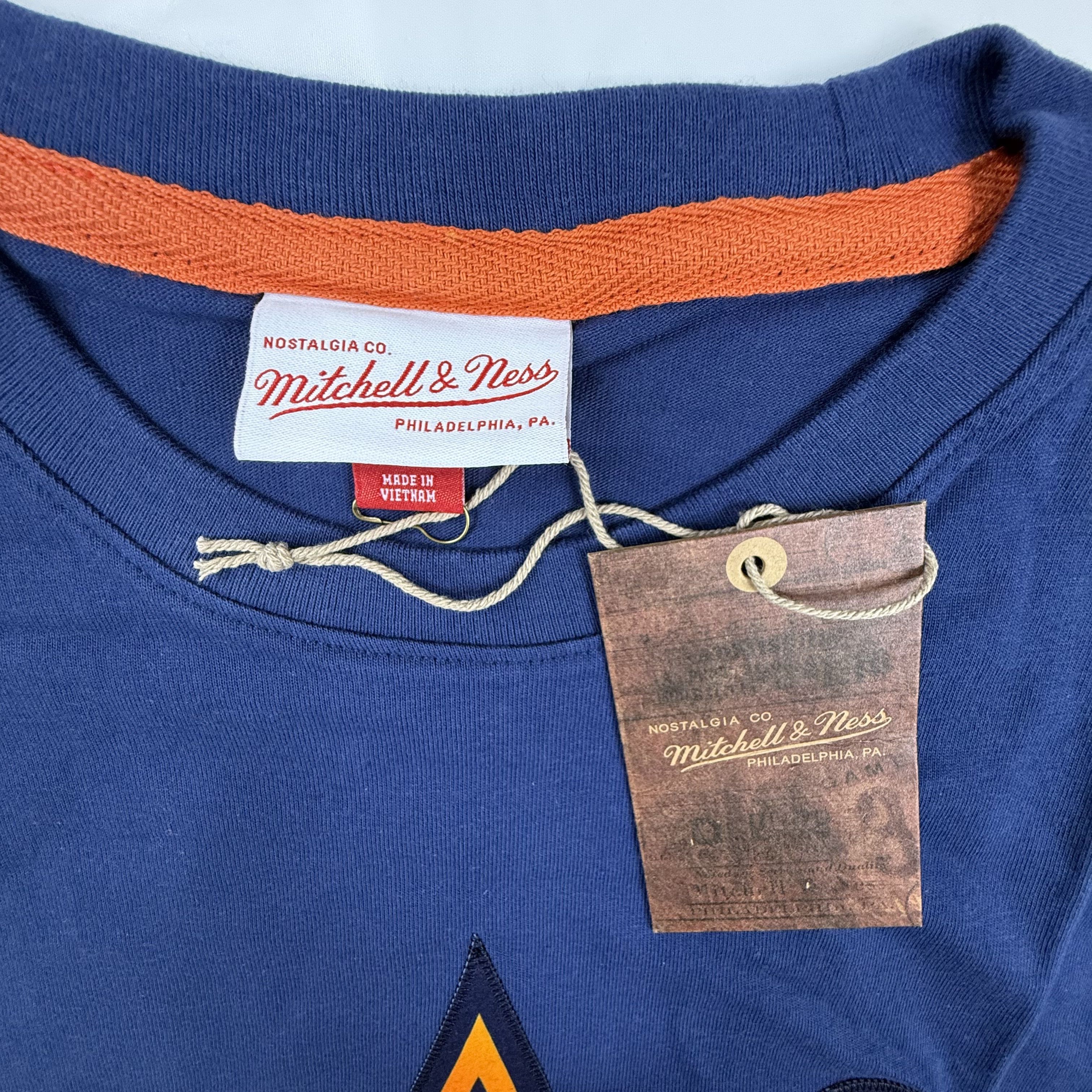 Mitchell & Ness Mitchell & Ness Houston Astros Space City Long Sleeve Shirt Size US L / EU 52-54 / 3 - 5 Thumbnail
