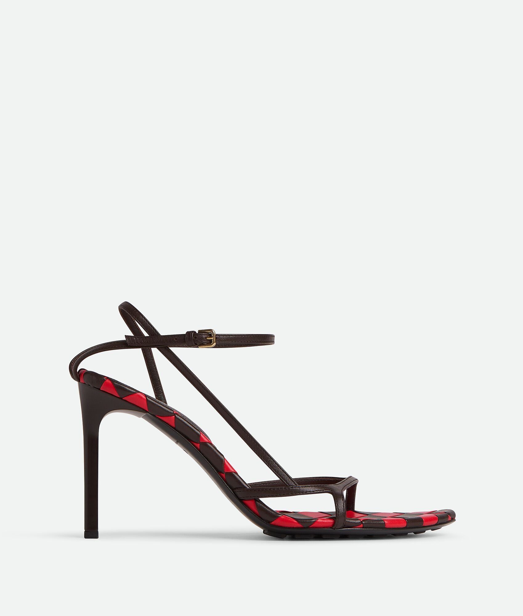 o1bcso1str0725 Leaf Sandals in Fondant/Vernis