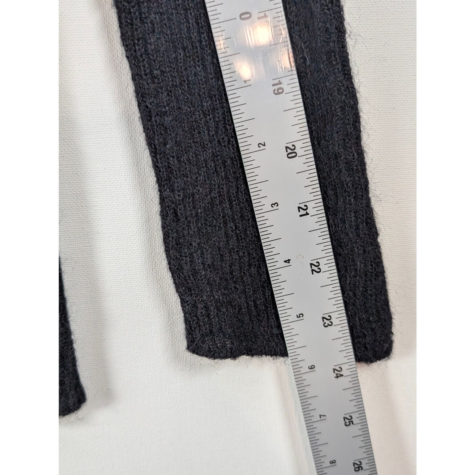Alexander Wang Alexander Wang Charcoal V-Neck Mohair Alpaca Sweater XS USED Size XS / US 0-2 / IT 36-38 - 6 Thumbnail
