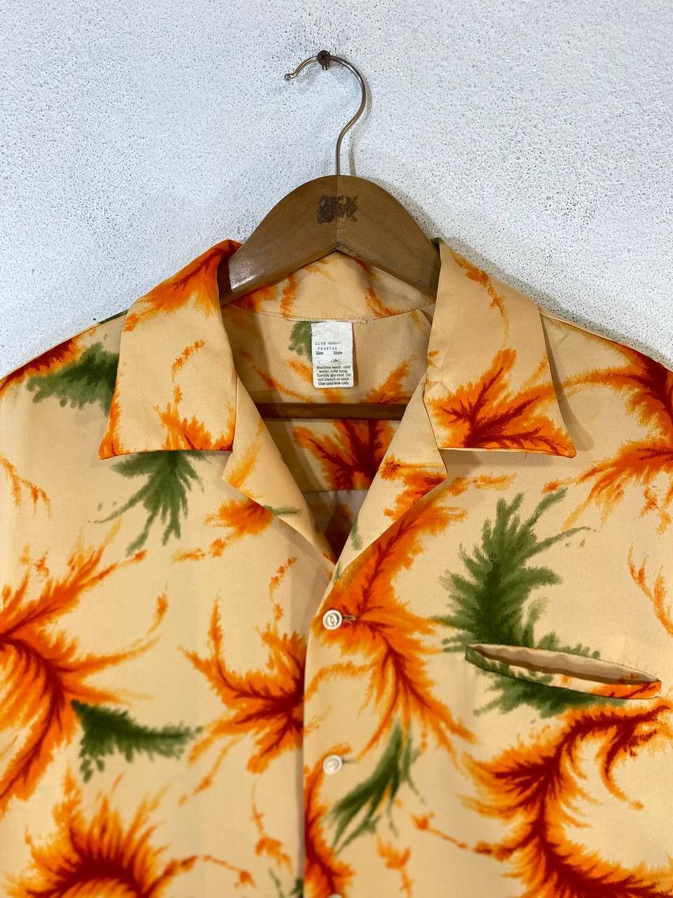 Vintage vintage 60s/70s polyester hawaiian shirt nice design Size US L / EU 52-54 / 3 - 2 Thumbnail