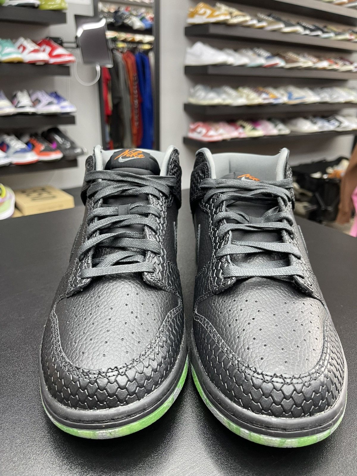 Nike Size 11 - Nike Dunk Mid Halloween Headless Horseman Size US 11 / EU 44 - 2 Thumbnail