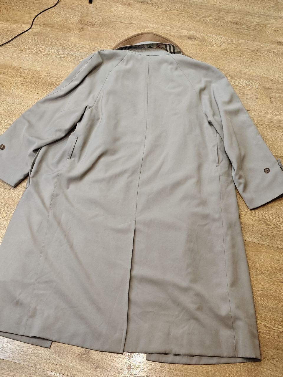 Burberry × Vintage Original Burberry Coat with Signature Lining Size US XL / EU 56 / 4 - 14 Thumbnail