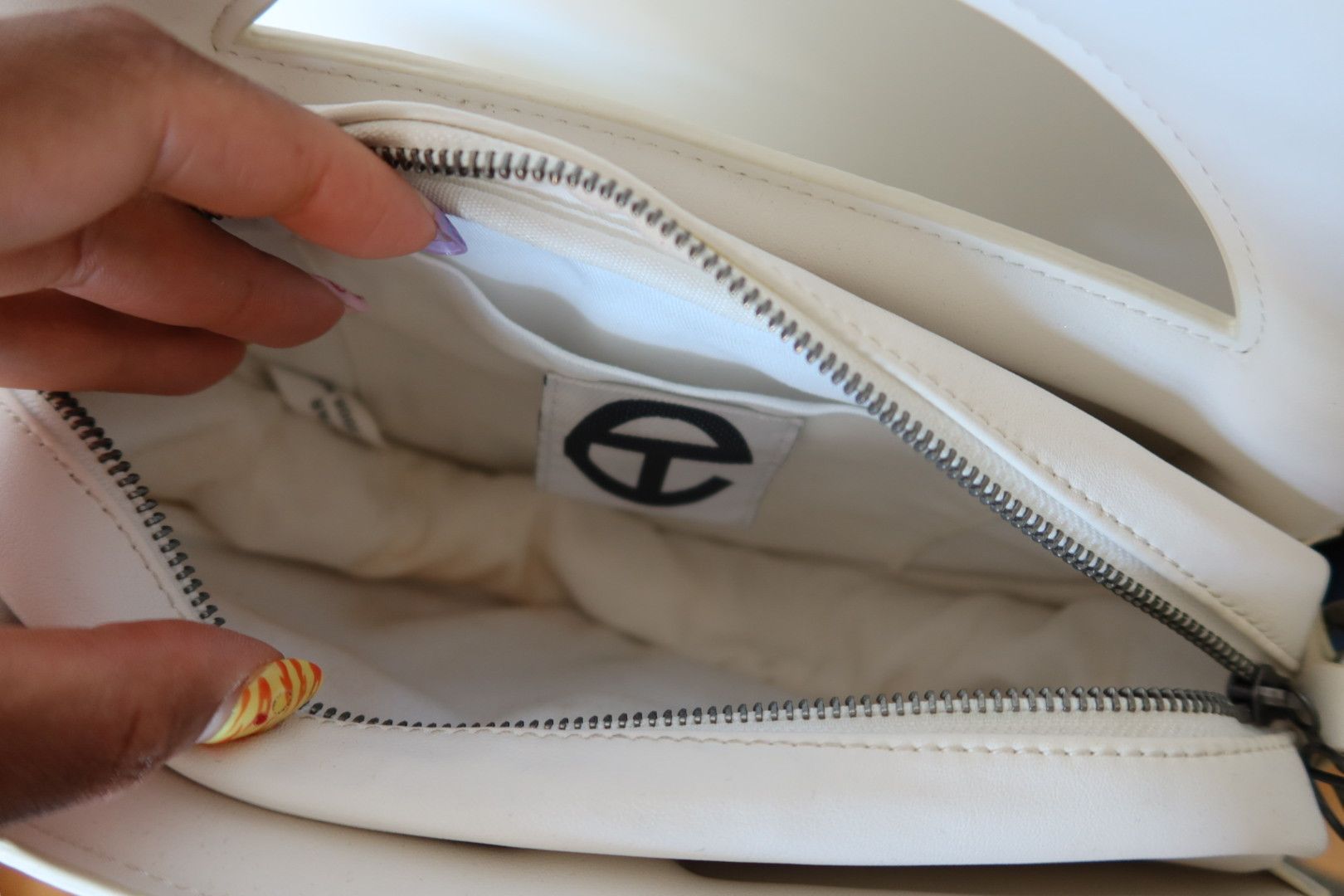 Telfar Telfar Major Circle Bag White Size ONE SIZE - 3 Thumbnail