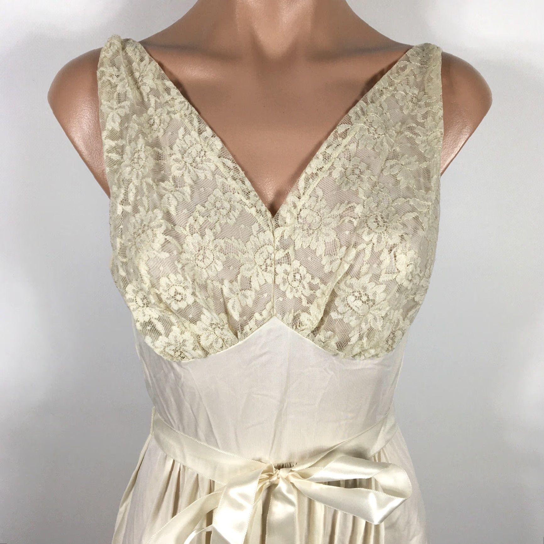 VTG Vanity Fair Ivory Dress Slip Sissy Lace Hem Trim 32 Nightgown Belted 1960s Nylon Edwardian Womens
