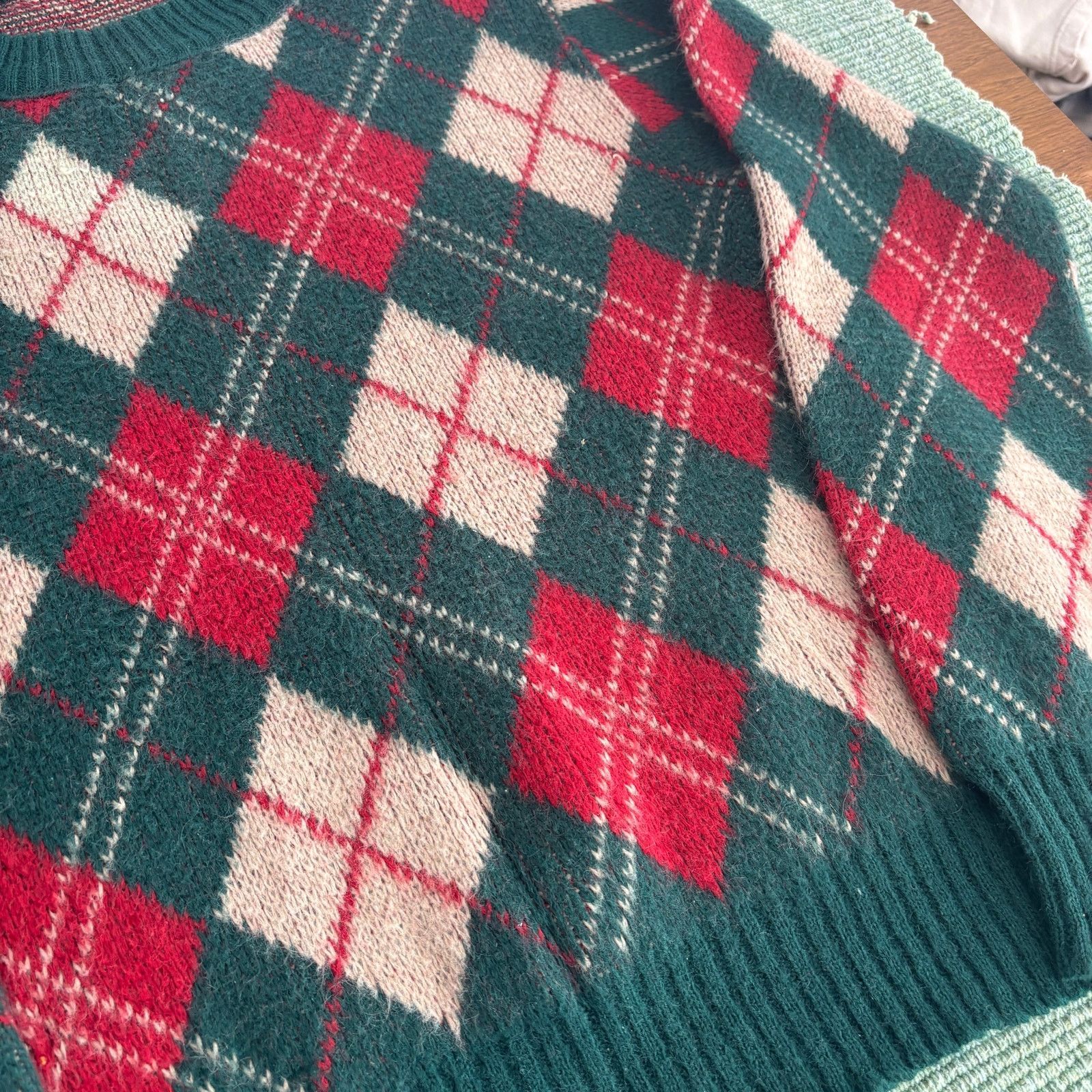 Vintage Vintage fuzzy argyle green and red sweater size mens large Size US L / EU 52-54 / 3 - 4 Thumbnail