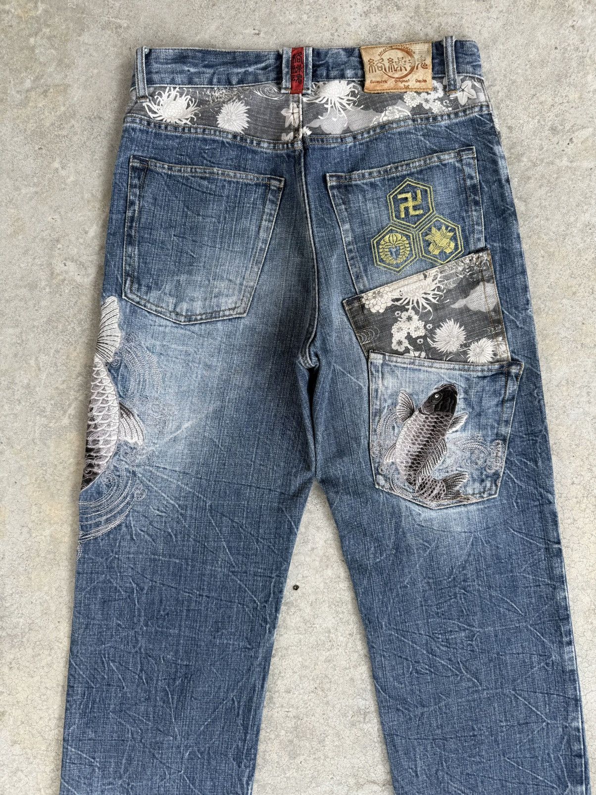Karakuri Tamashii Karakuri Tamashii Embroidered Multipocket Distressed Size US 31 - 8 Thumbnail