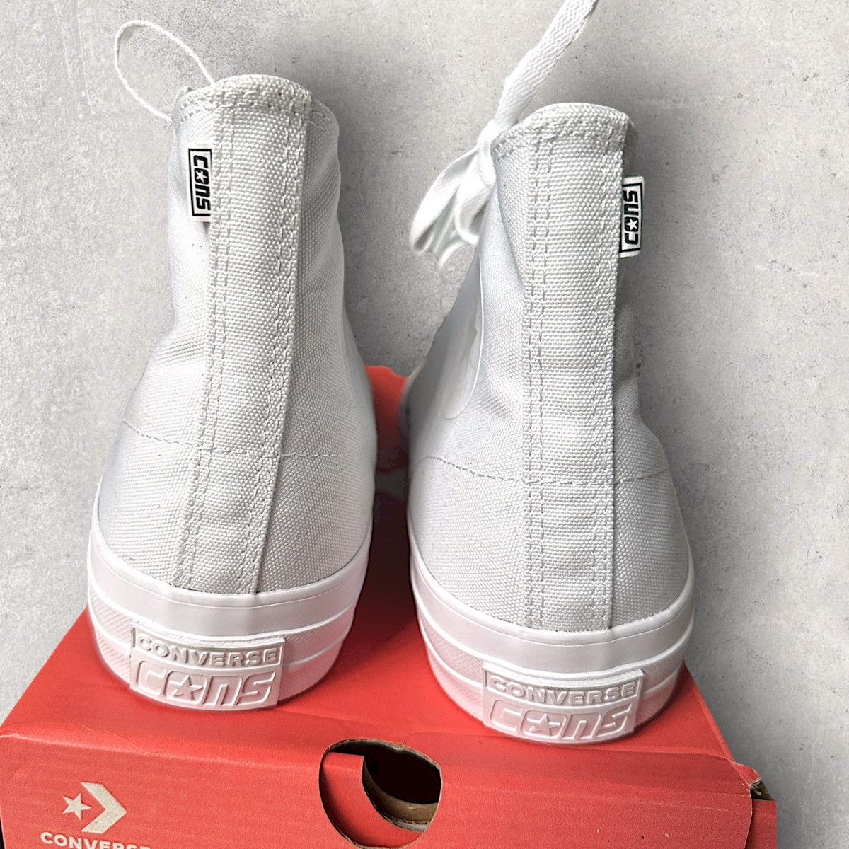 Converse Converse White Out High Tops Size US 10 / EU 43 - 2 Thumbnail