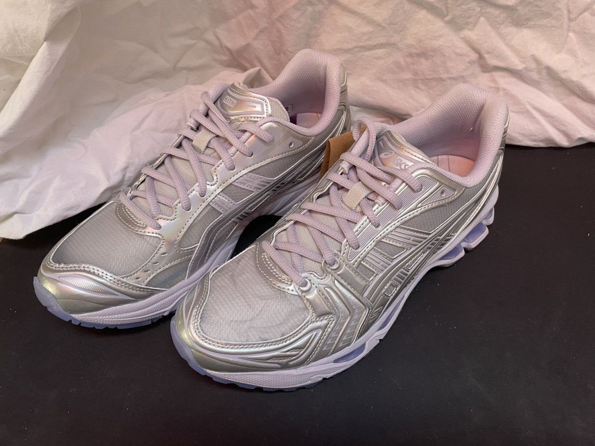 Kith × Marvel Comics Asics x Kith x Marvel x Silver surfer edition Size US 9.5 / EU 42-43 - 11 Thumbnail