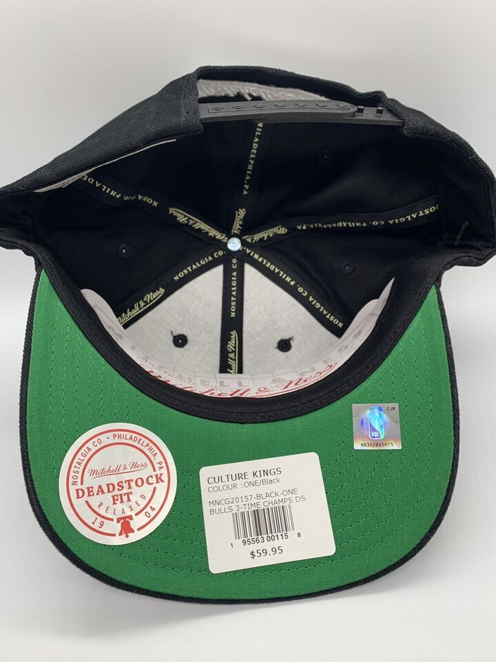 Mitchell & Ness Chicago Bulls Three Time 1993 Champions Hat Snapback Jordan Size ONE SIZE - 5 Thumbnail