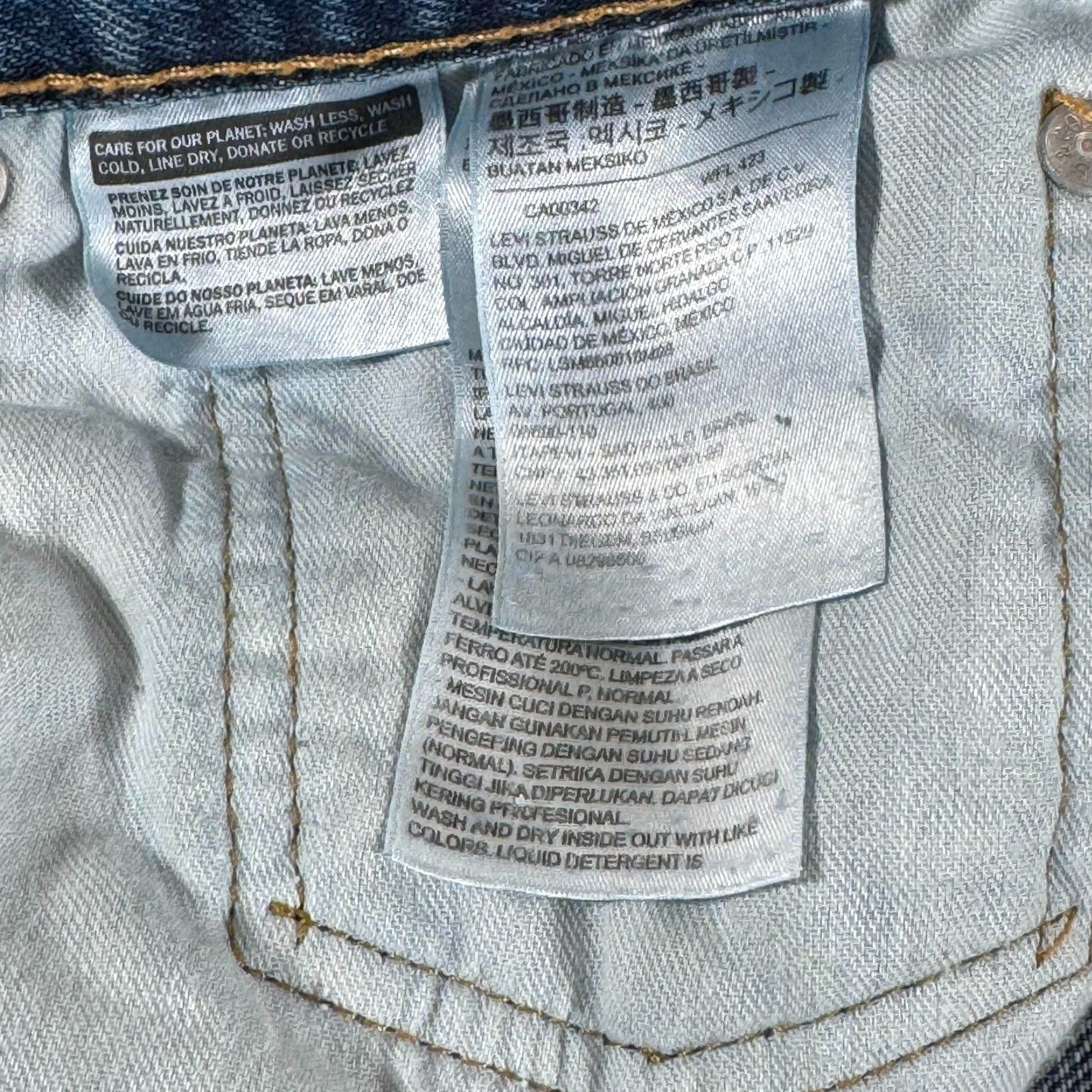 Levi's VINTAGE Levi's Jeans 550 Mens W34X32 90s Y2K Streetwear Denim Preppy Blue 100% Cotton Regular 5-Pocket Mens Jeans Size US 34 / EU 50 - 6 Thumbnail