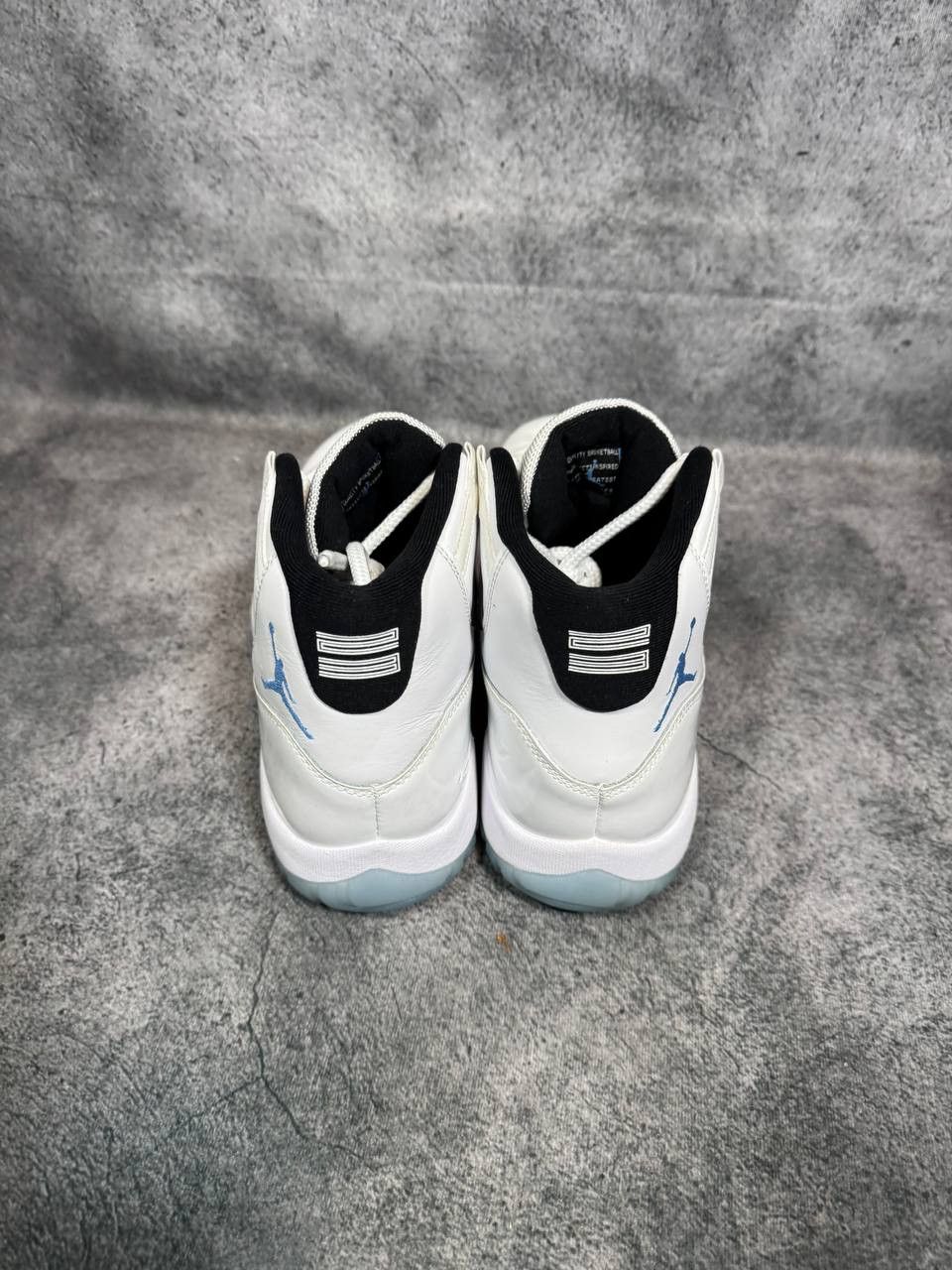 Jordan Brand Size 9.5 | Jordan 11 Legend Blue No Box | Pre-Owned Size US 9.5 / EU 42-43 - 3 Thumbnail