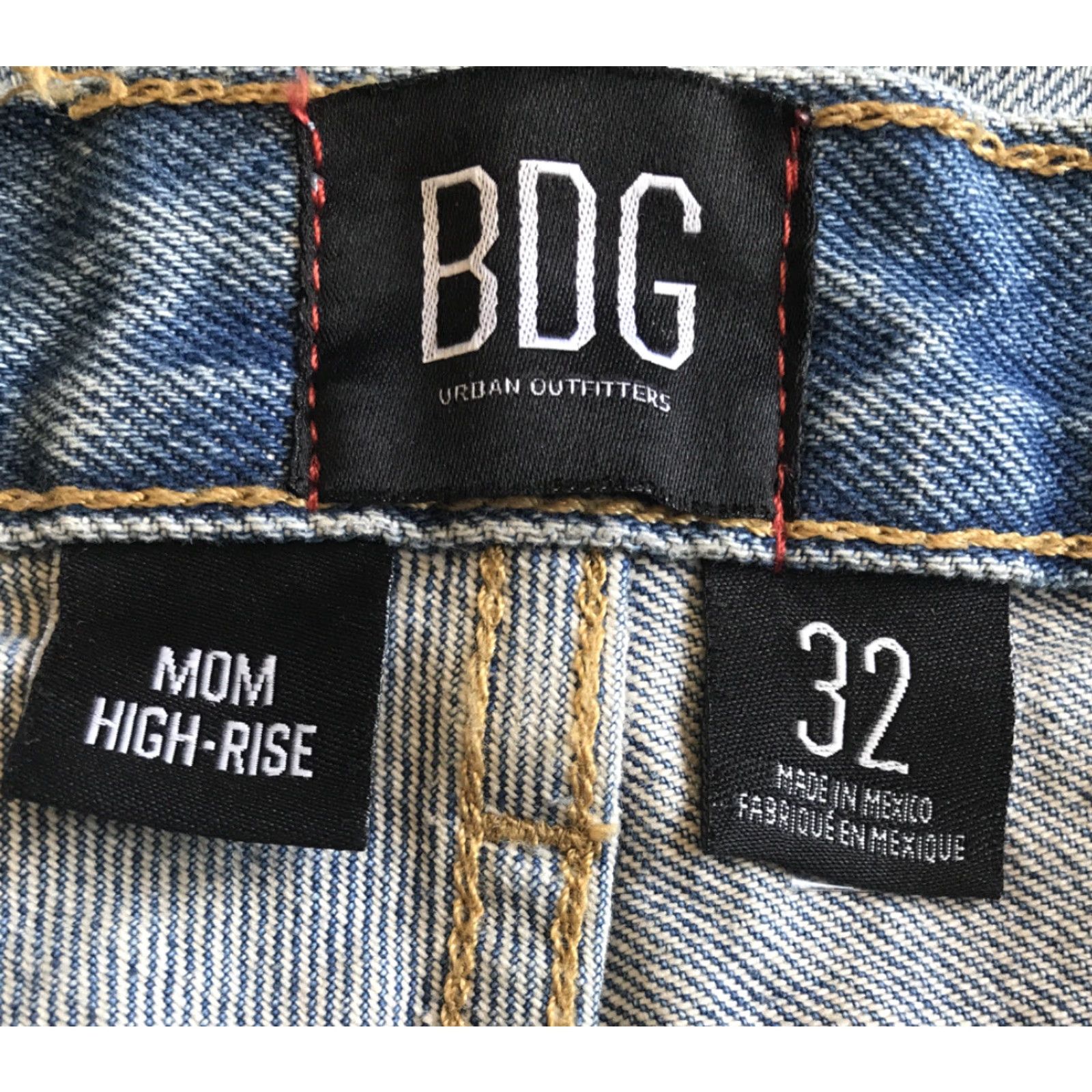 Bdg VINTAGE BDG Jean Shorts 32 Mom High Rise Blue 34 Waist 14 Rise 4 Inseam (Women) Size 24" / US 00 / IT 34 - 3 Thumbnail